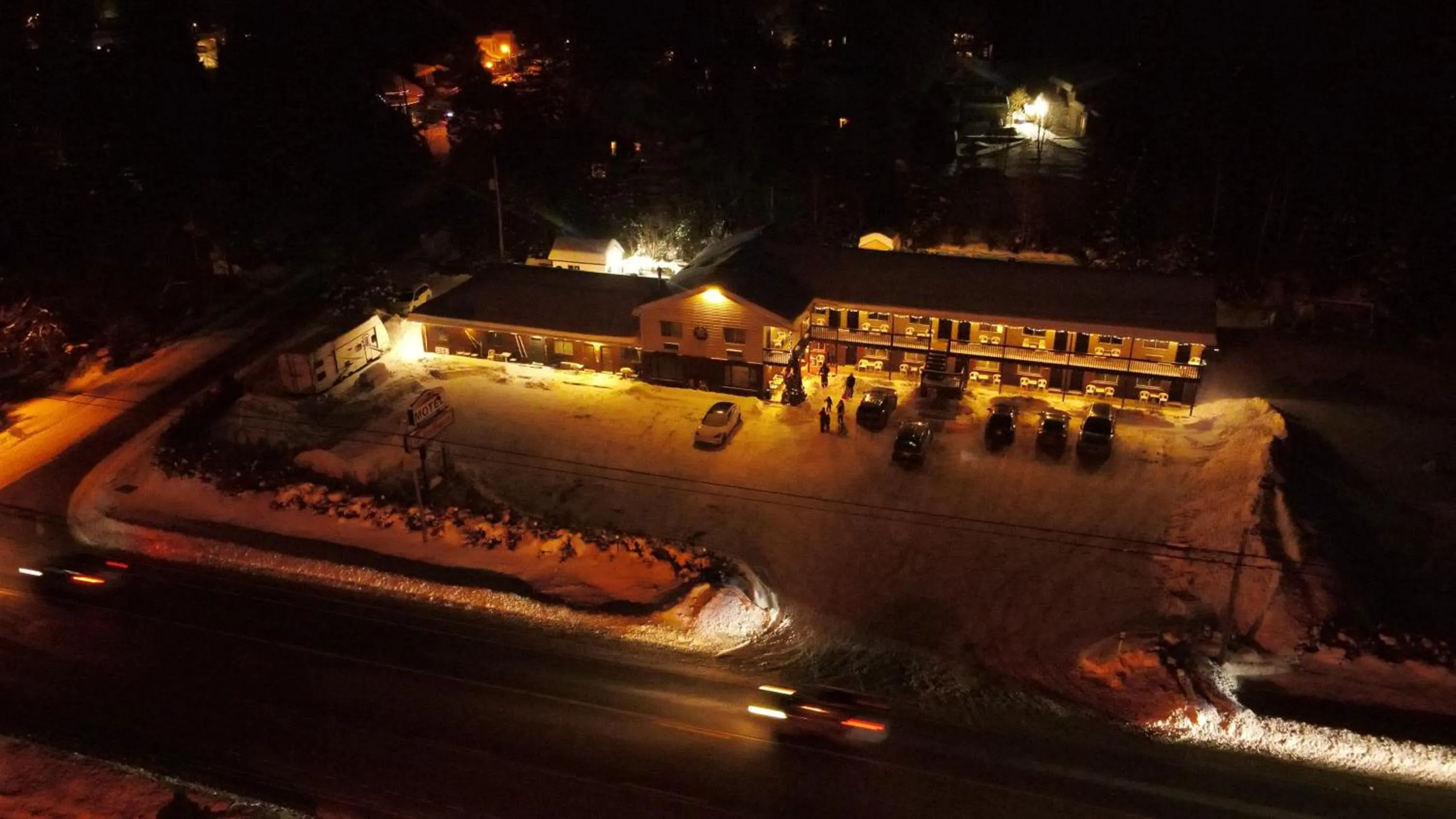 Property building in Motel Le Radisson de Val-David