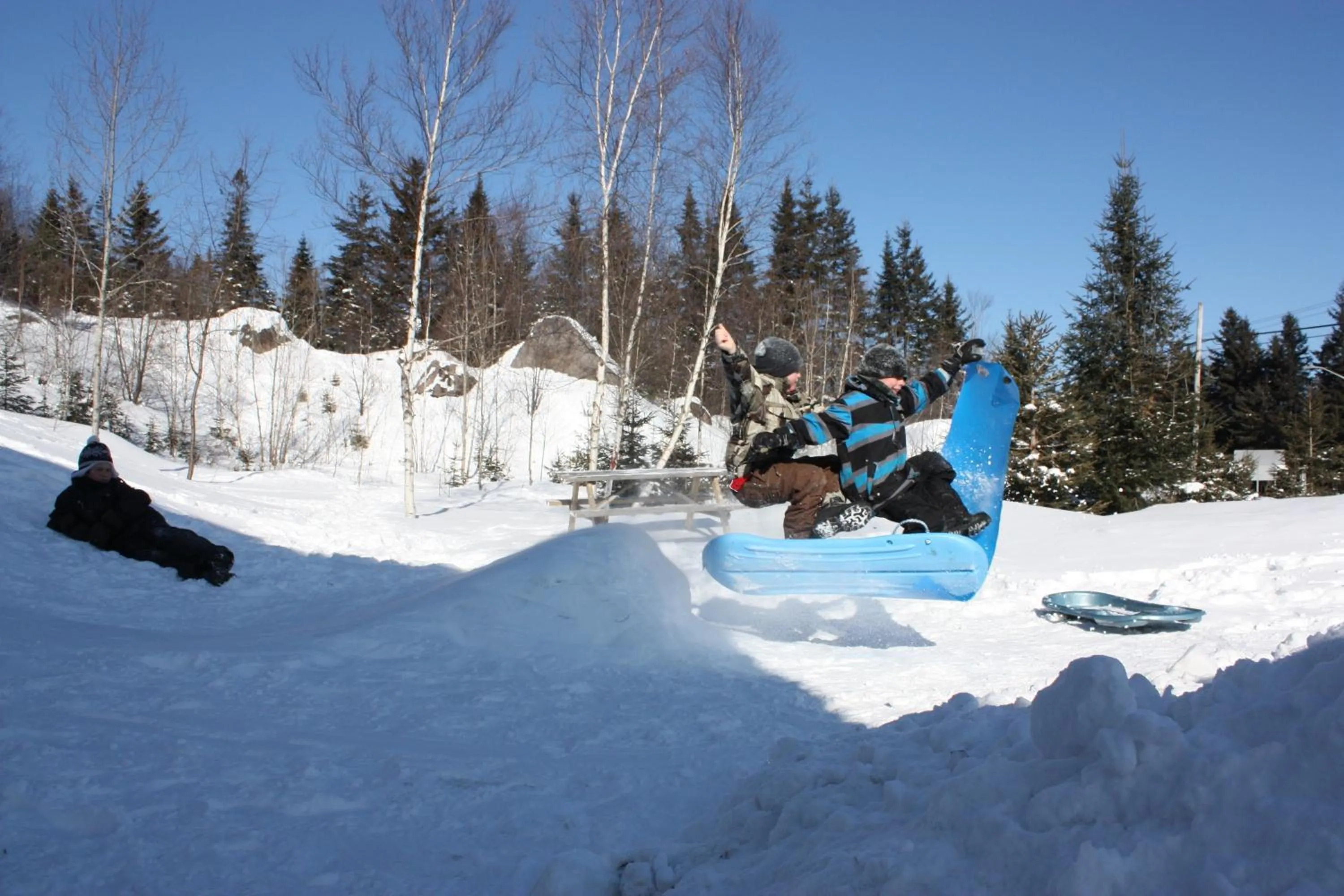 People in Motel Le Radisson de Val-David