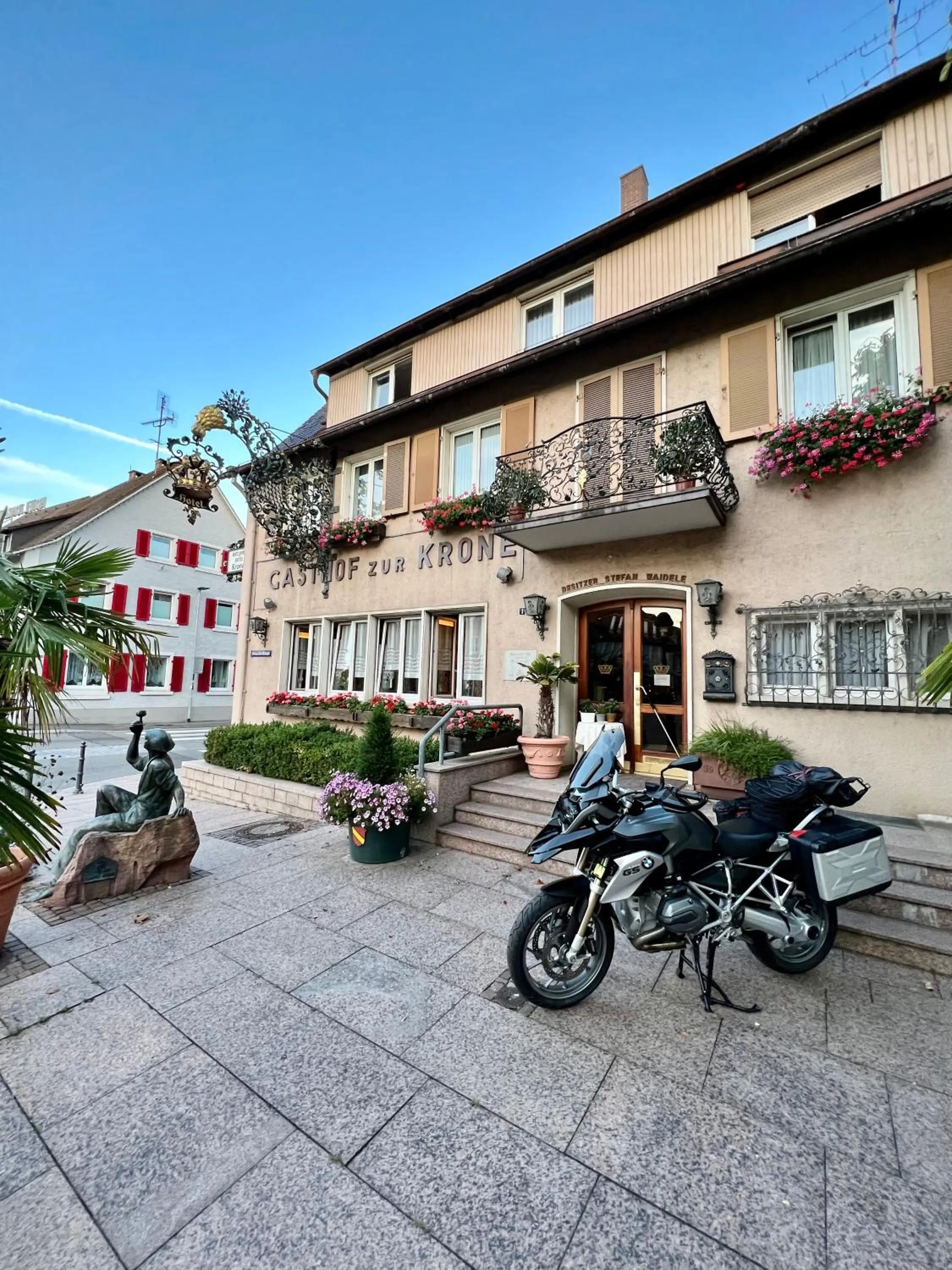 Property building in Hotel Krone Neuenburg