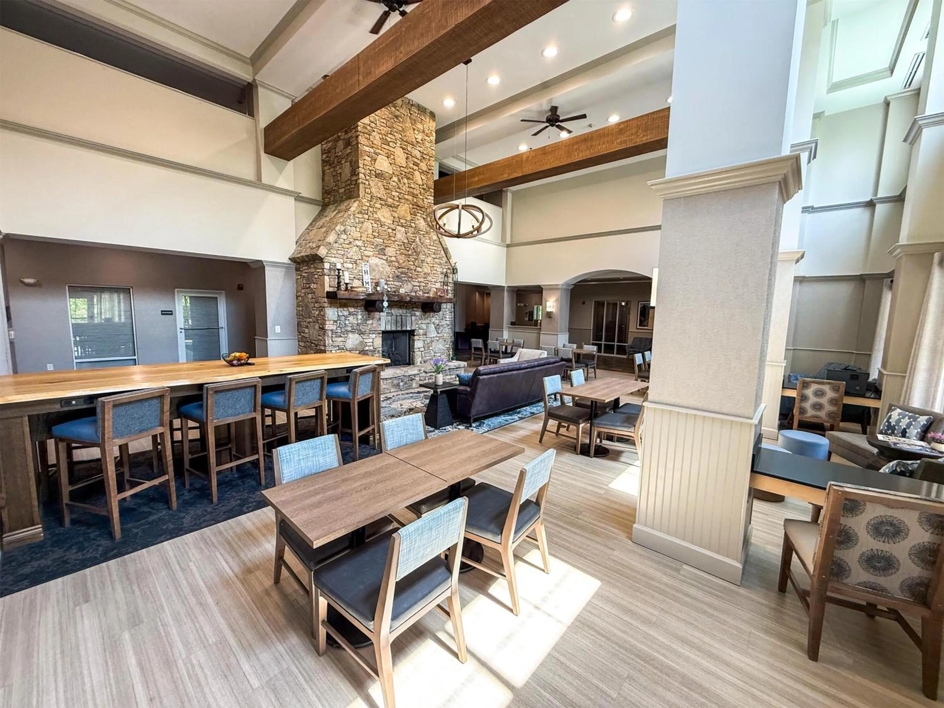 Breakfast in Hampton Inn & Suites Cashiers - Sapphire Valley