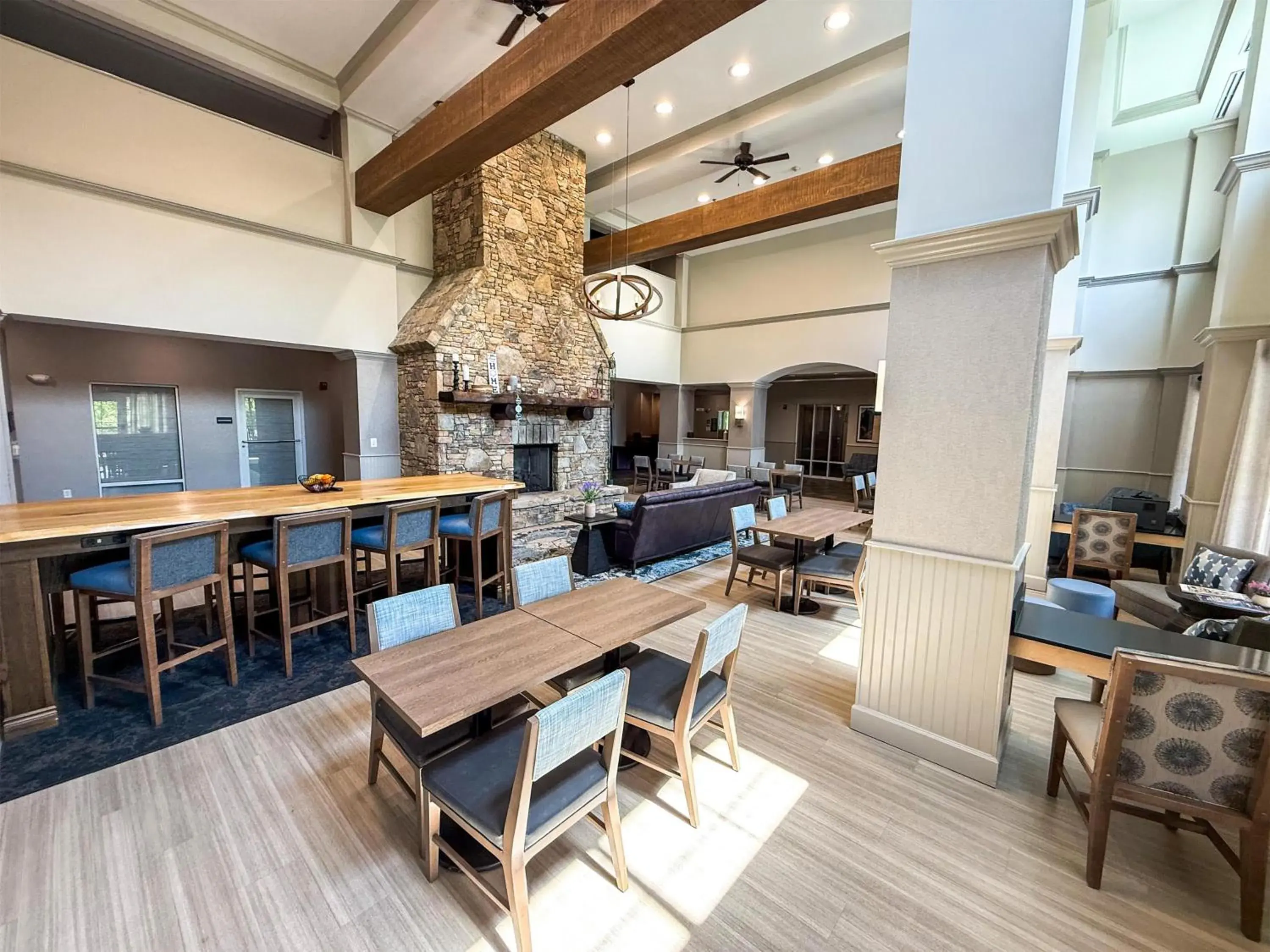 Breakfast in Hampton Inn & Suites Cashiers - Sapphire Valley Breakfast in Hampton Inn & Suites Cashiers - Sapphire Valley