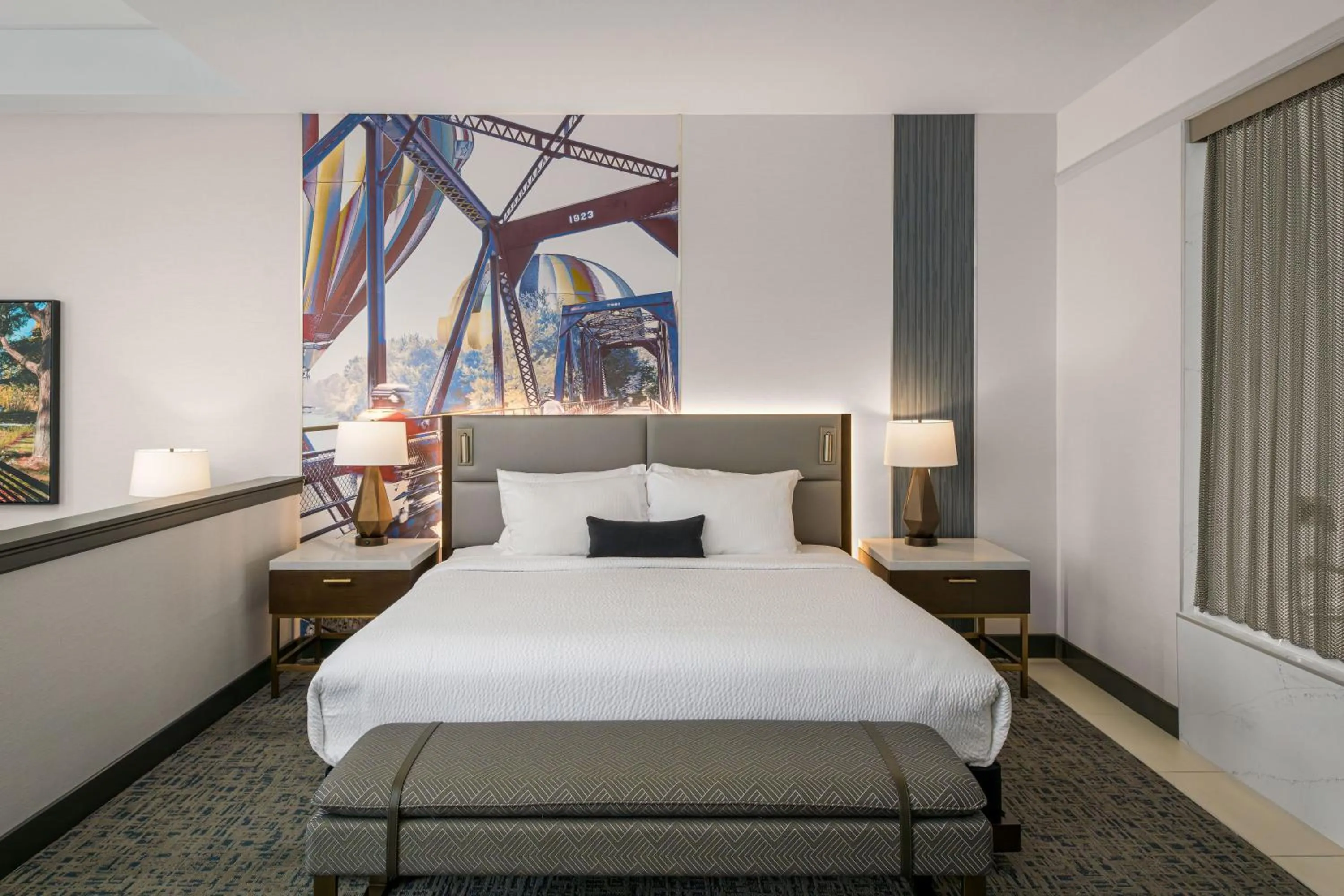 Bedroom, Bed in Hotel 43 Boise