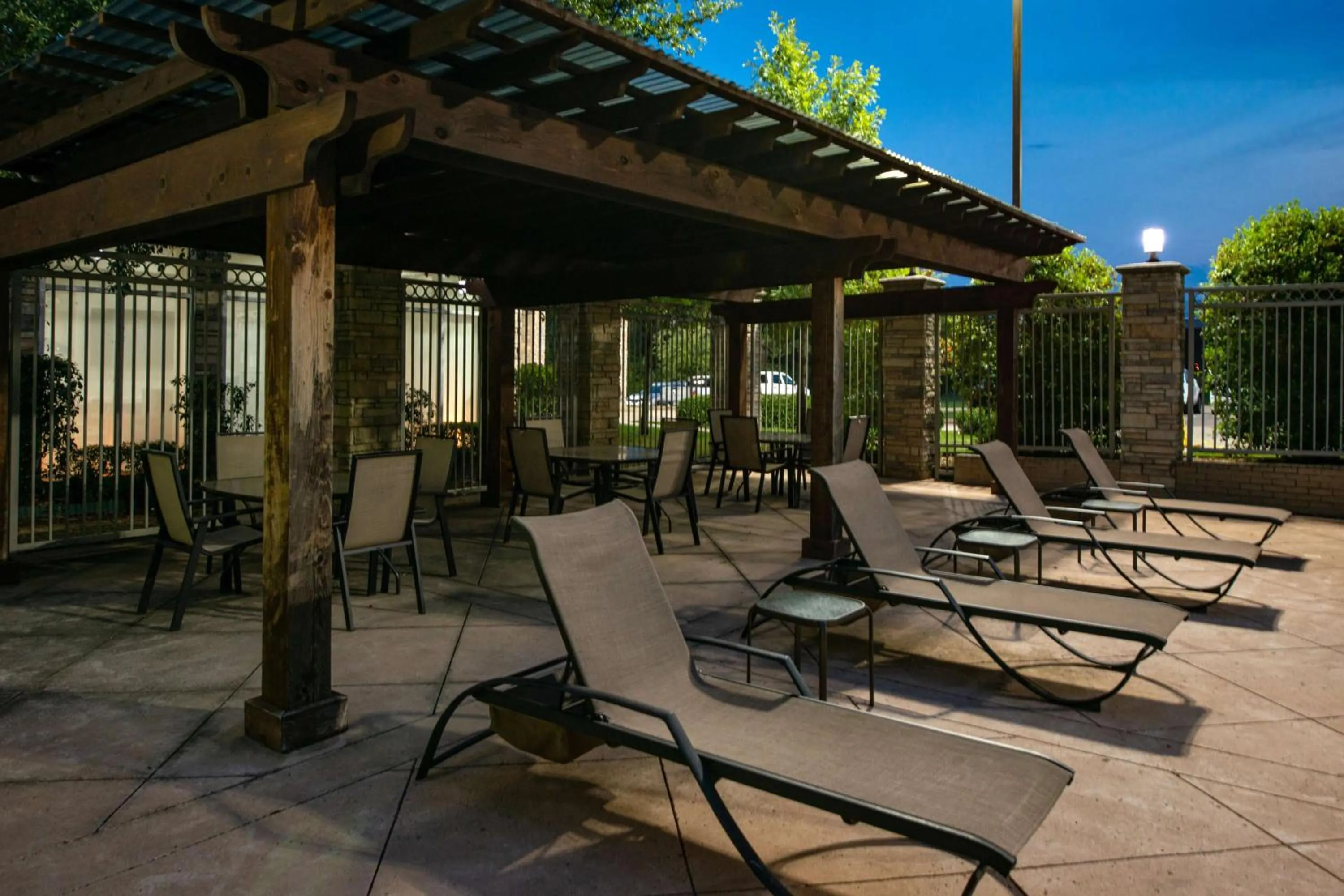Patio in Hilton Garden Inn Denton