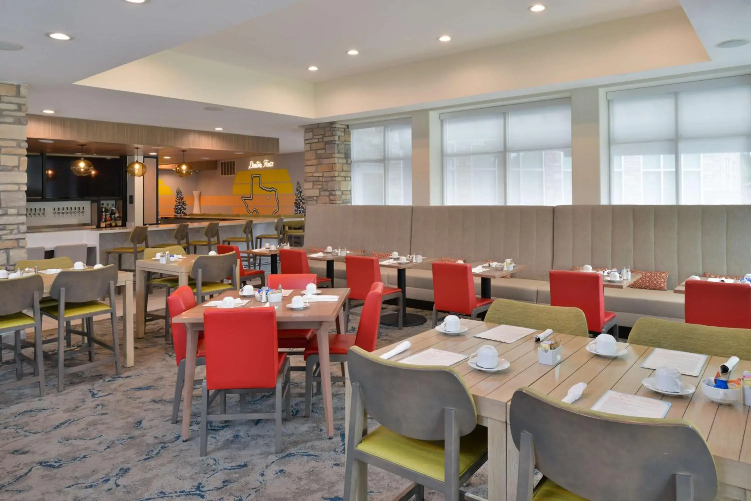 Restaurant/places to eat in Hilton Garden Inn Denton Restaurant/places to eat in Hilton Garden Inn Denton