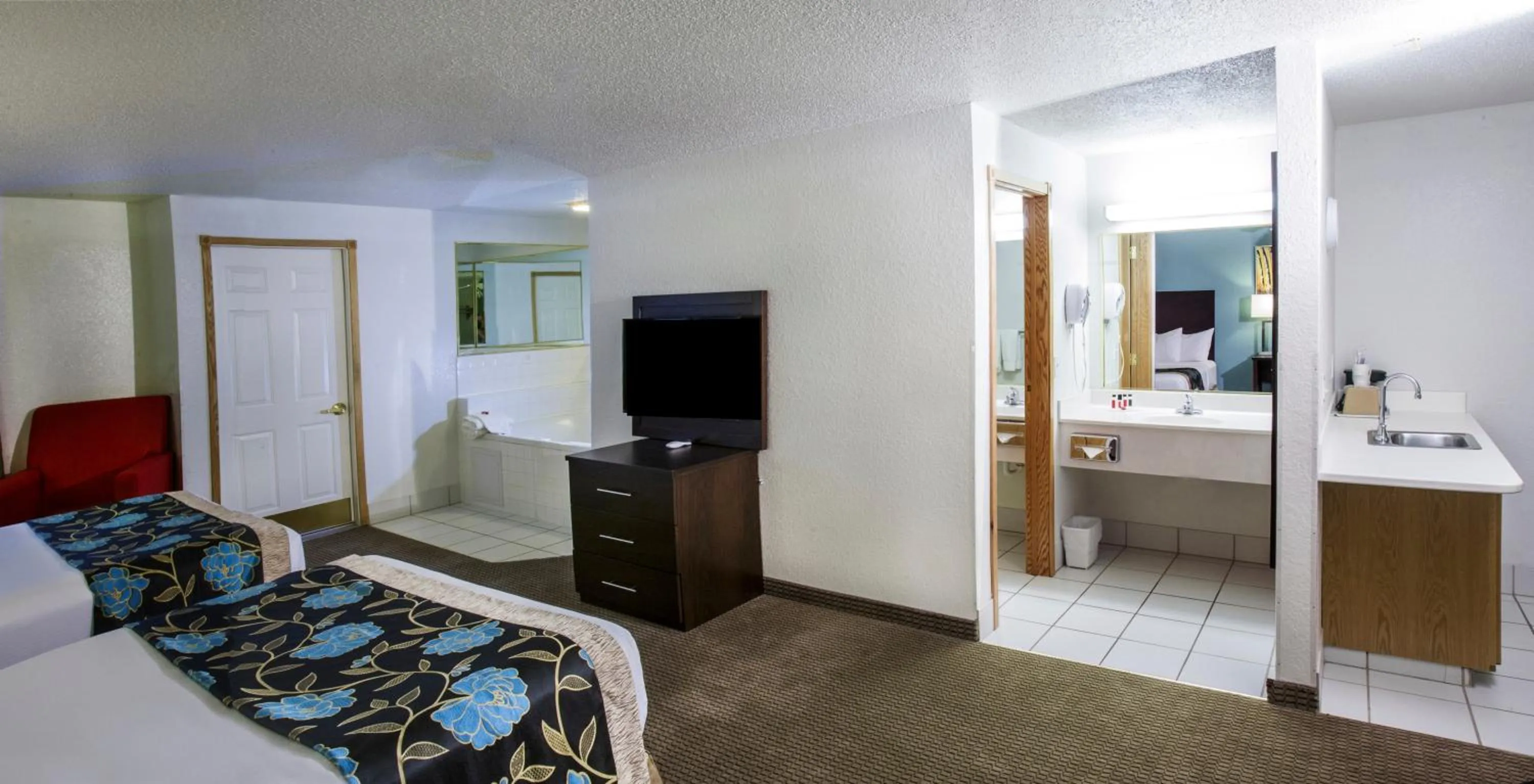 Bed in Baymont by Wyndham Keystone Near Mt. Rushmore