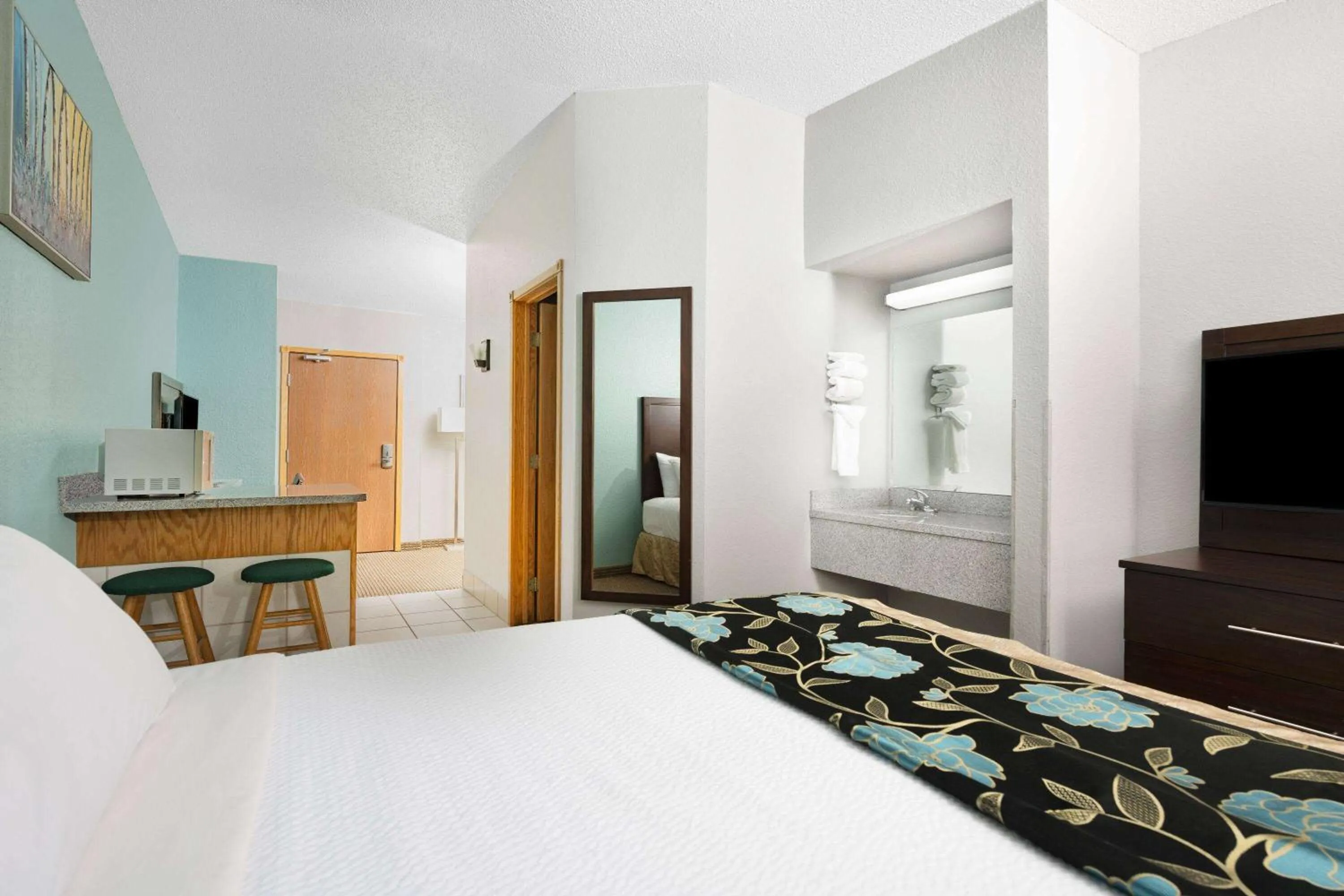 Bed in Baymont by Wyndham Keystone Near Mt. Rushmore