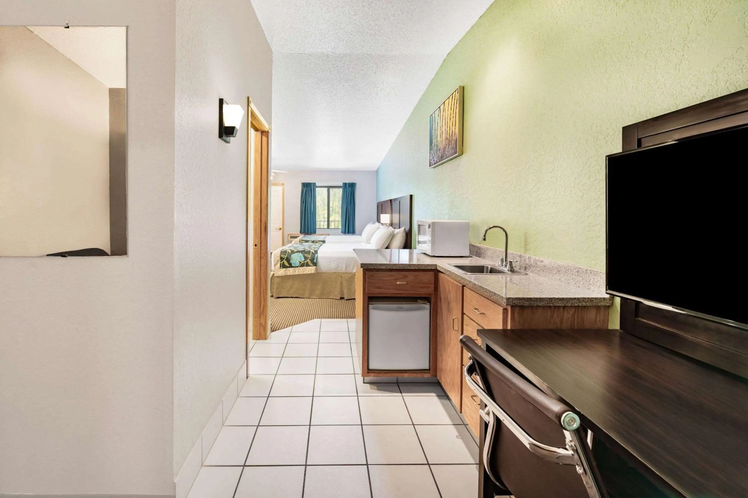 Bed in Baymont by Wyndham Keystone Near Mt. Rushmore