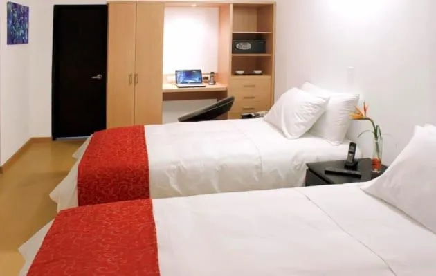 Budget Twin Room in Hotel TuKasa Inn