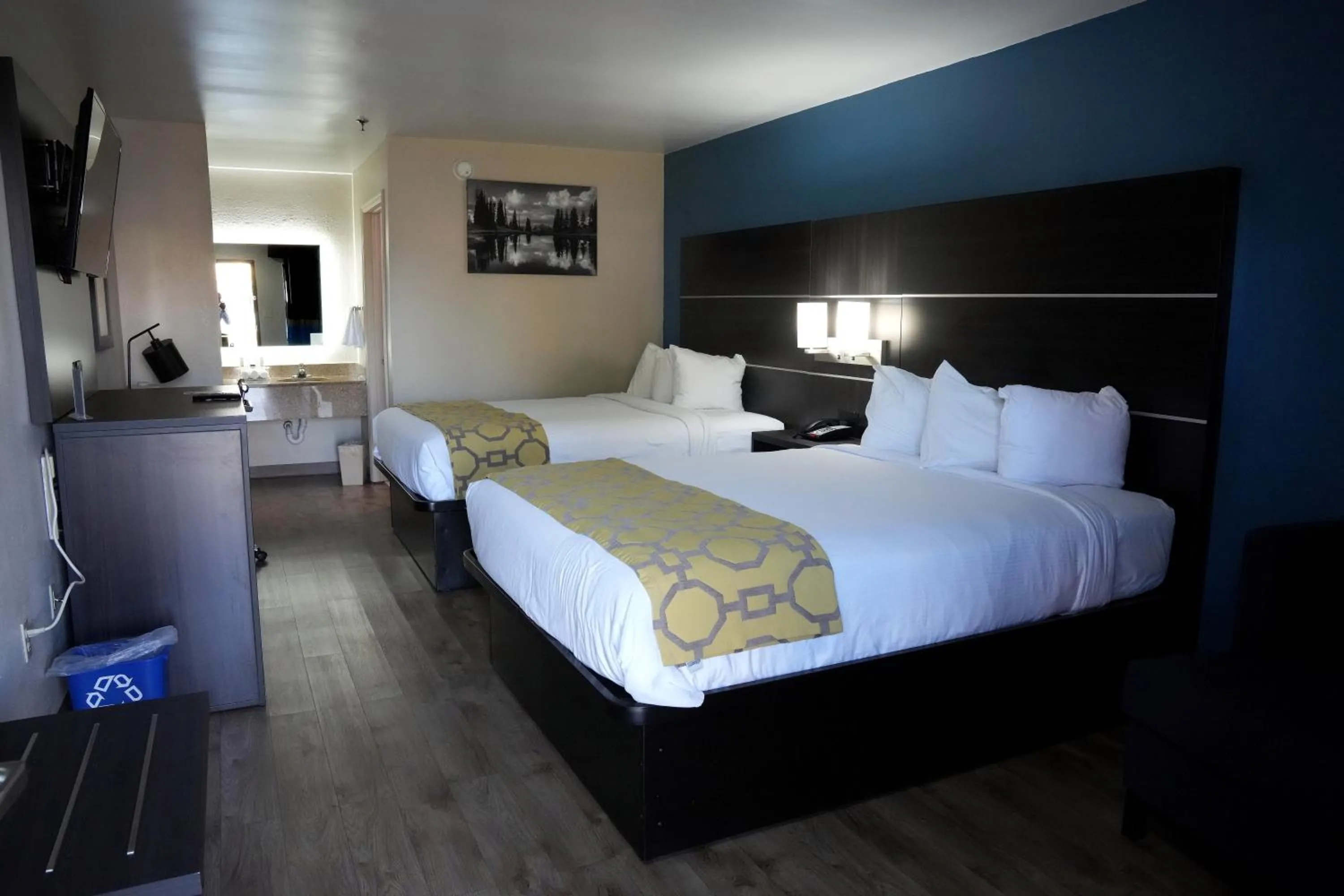 Bed in Baymont Inn & Suites