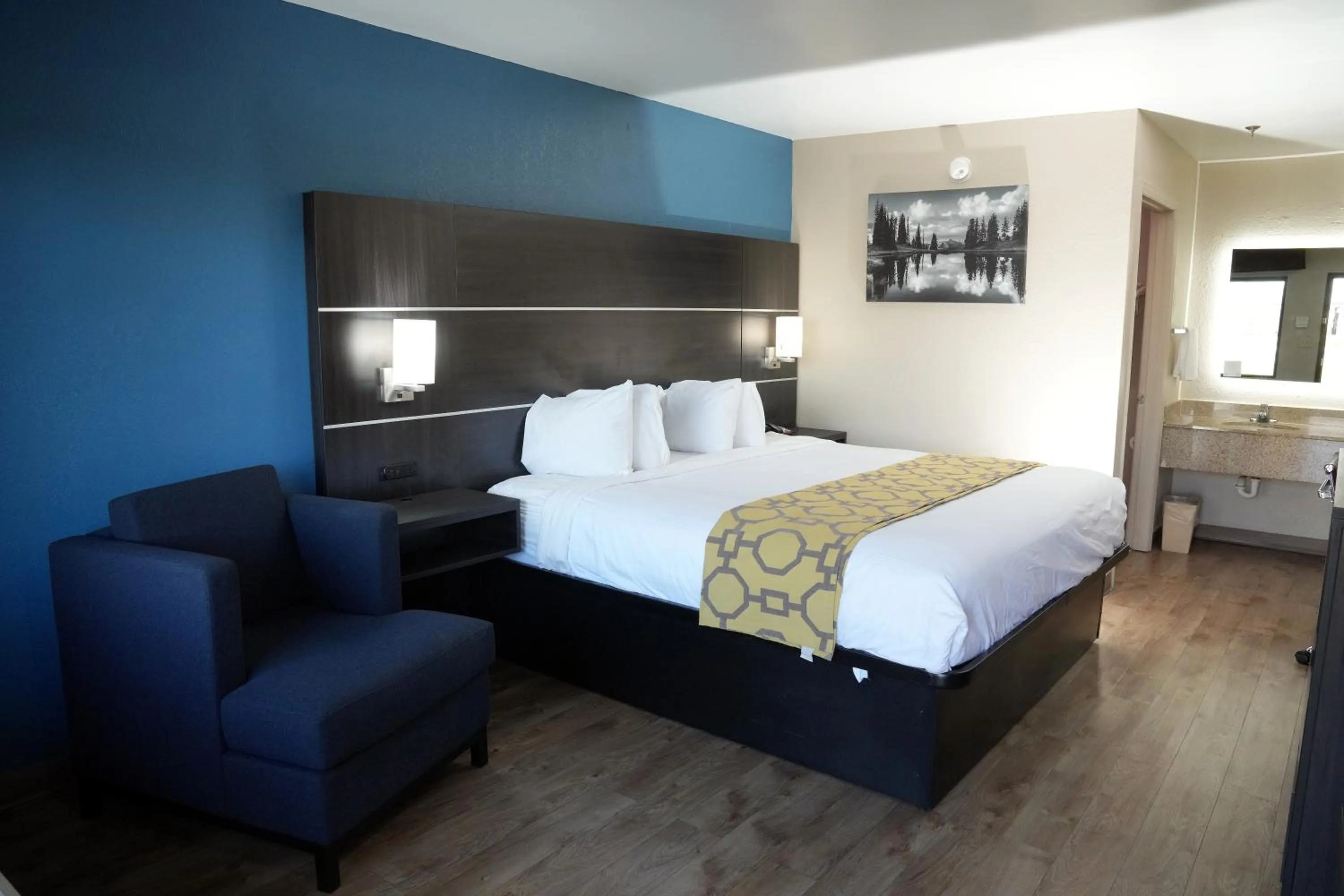 Bed in Baymont Inn & Suites