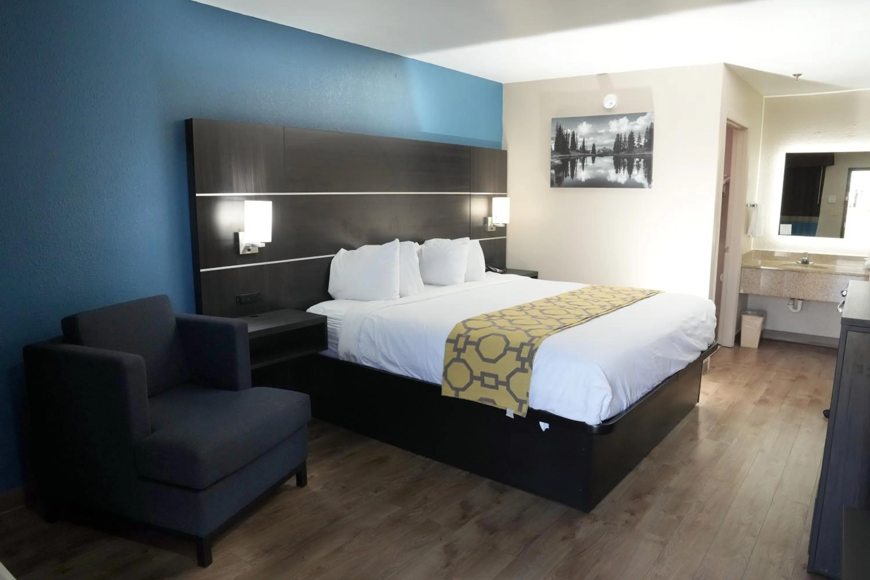 Bed in Baymont Inn & Suites