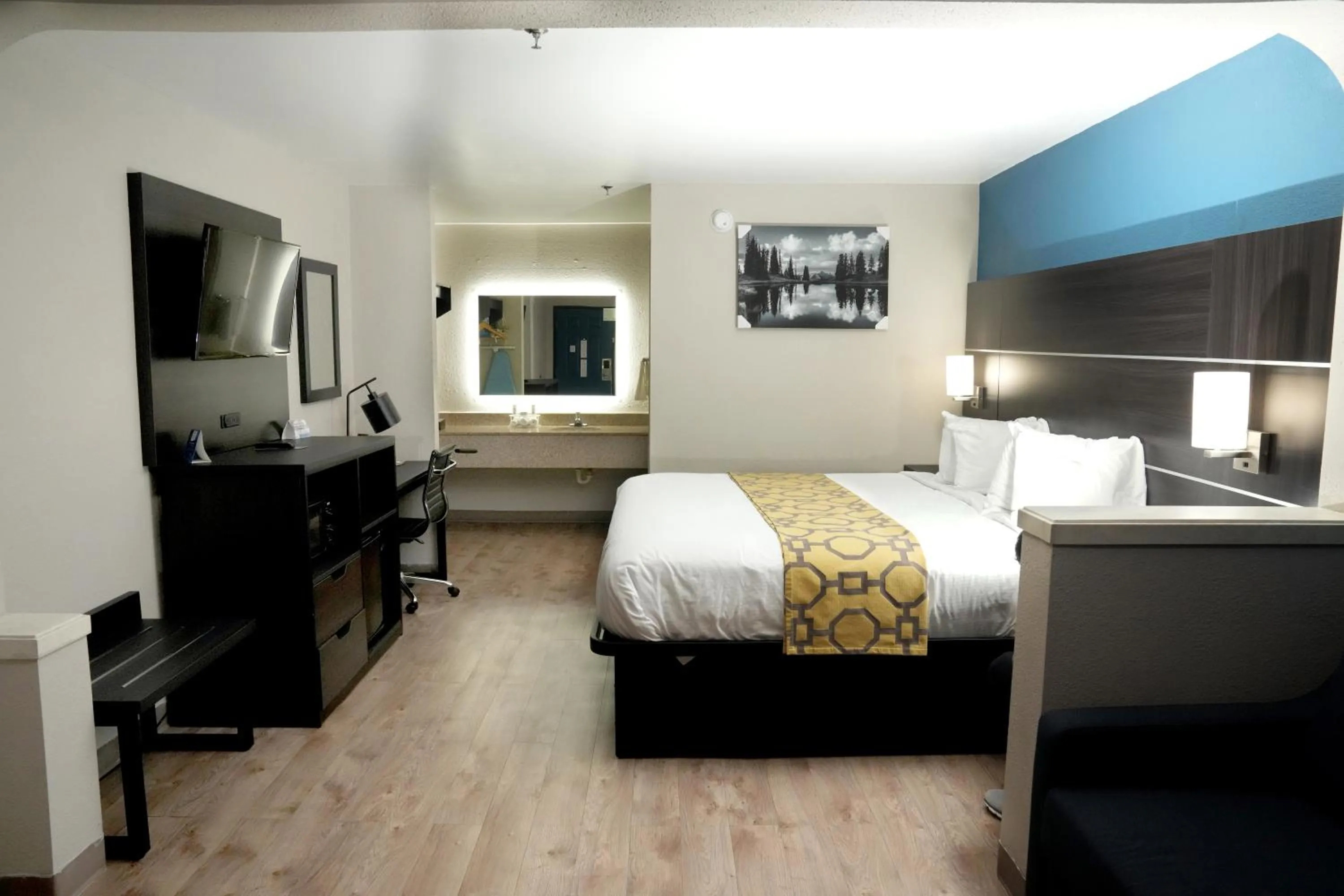 Bed in Baymont Inn & Suites