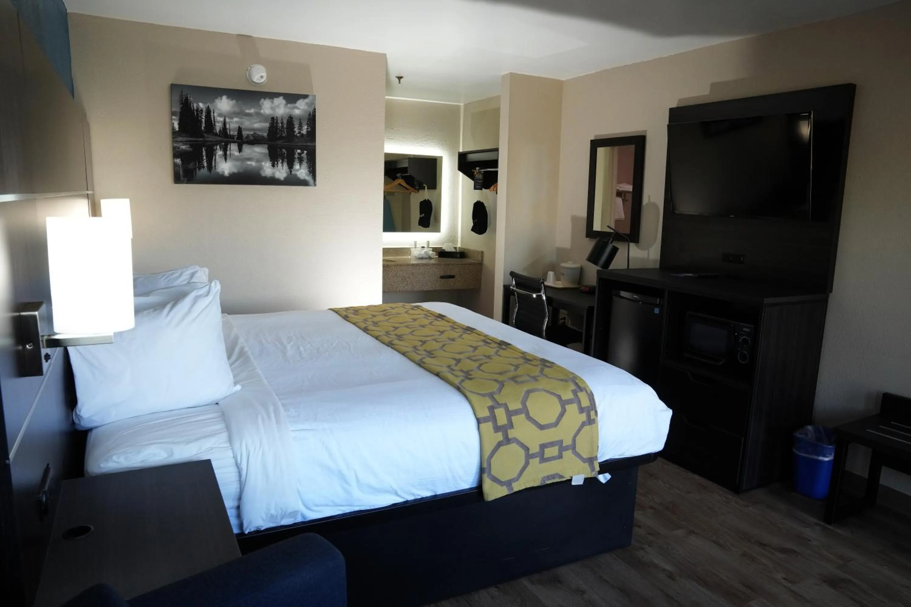 Bed in Baymont Inn & Suites