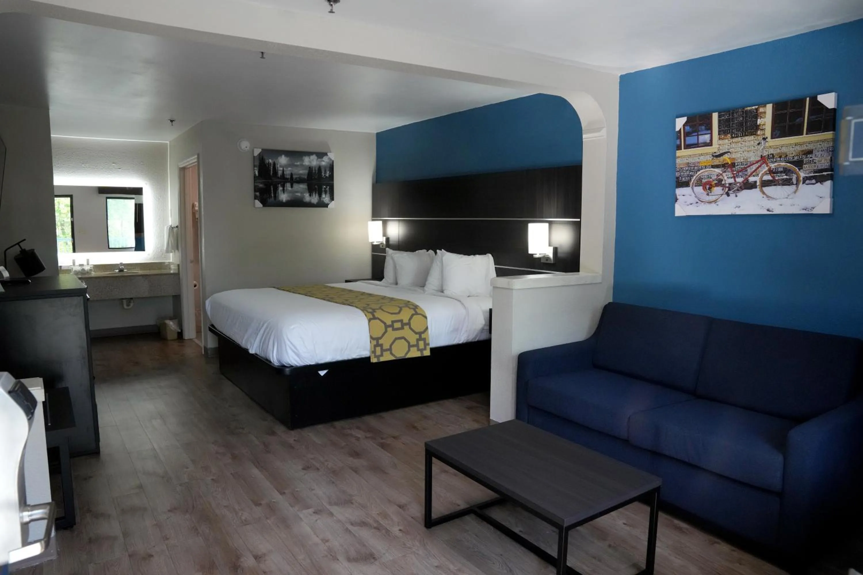 Bed in Baymont Inn & Suites