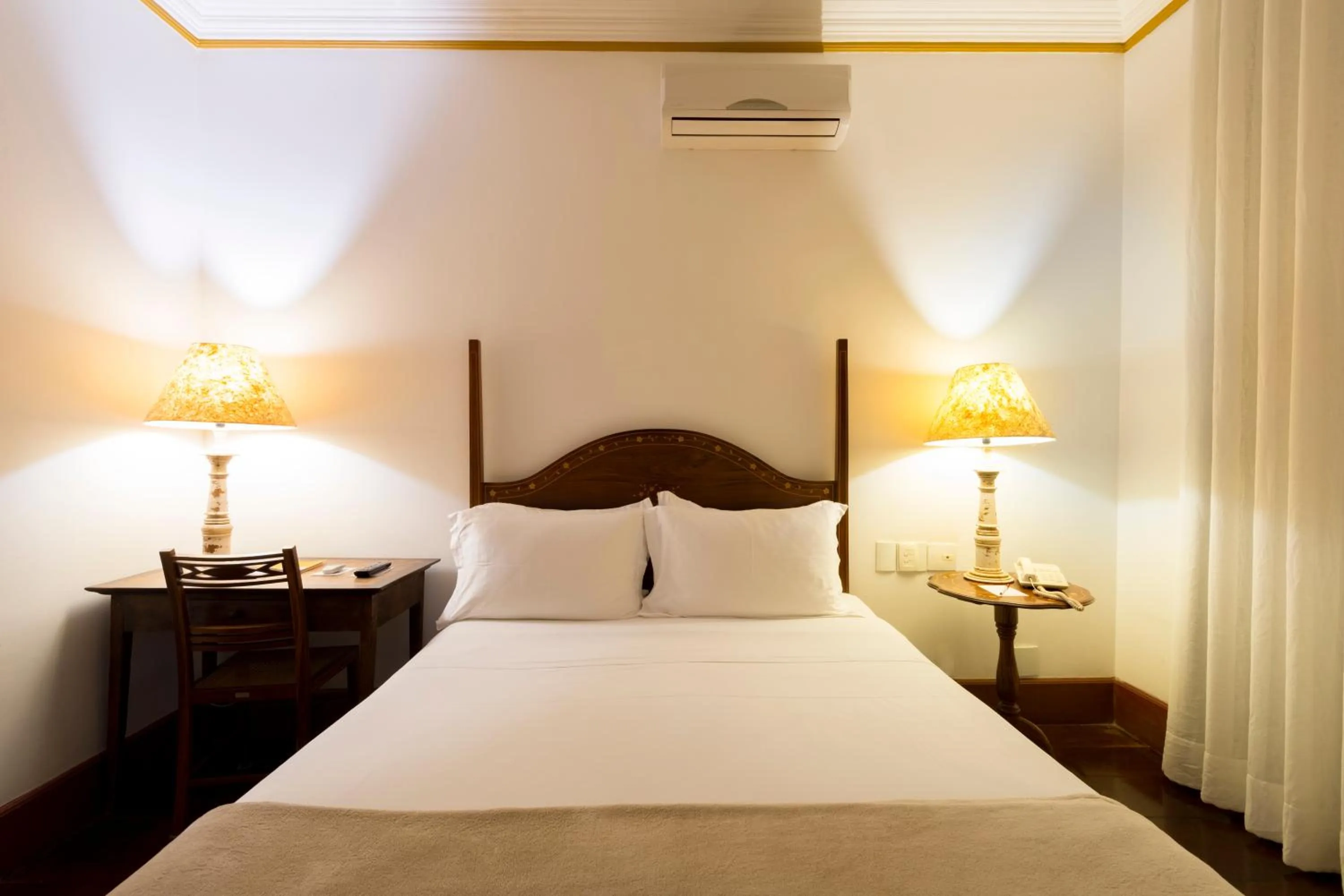 Bed in Hotel Solar do Rosário