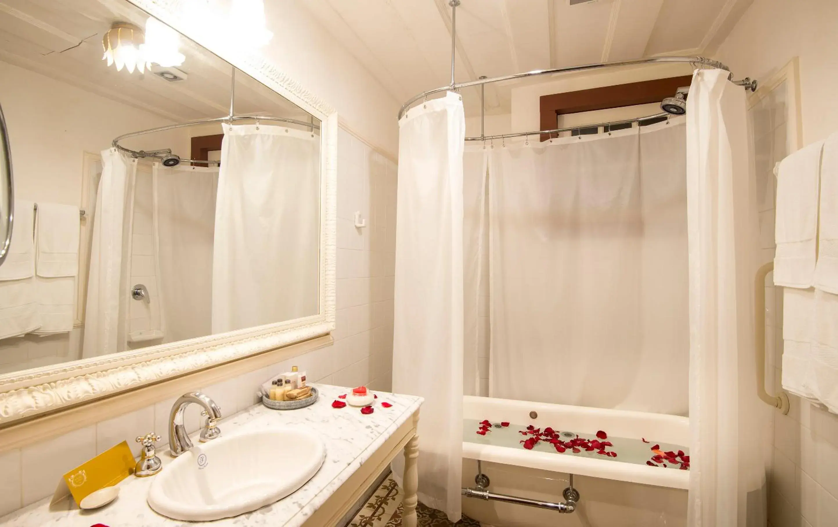 Suite with City View in Hotel Solar do Rosário Suite with City View in Hotel Solar do Rosário