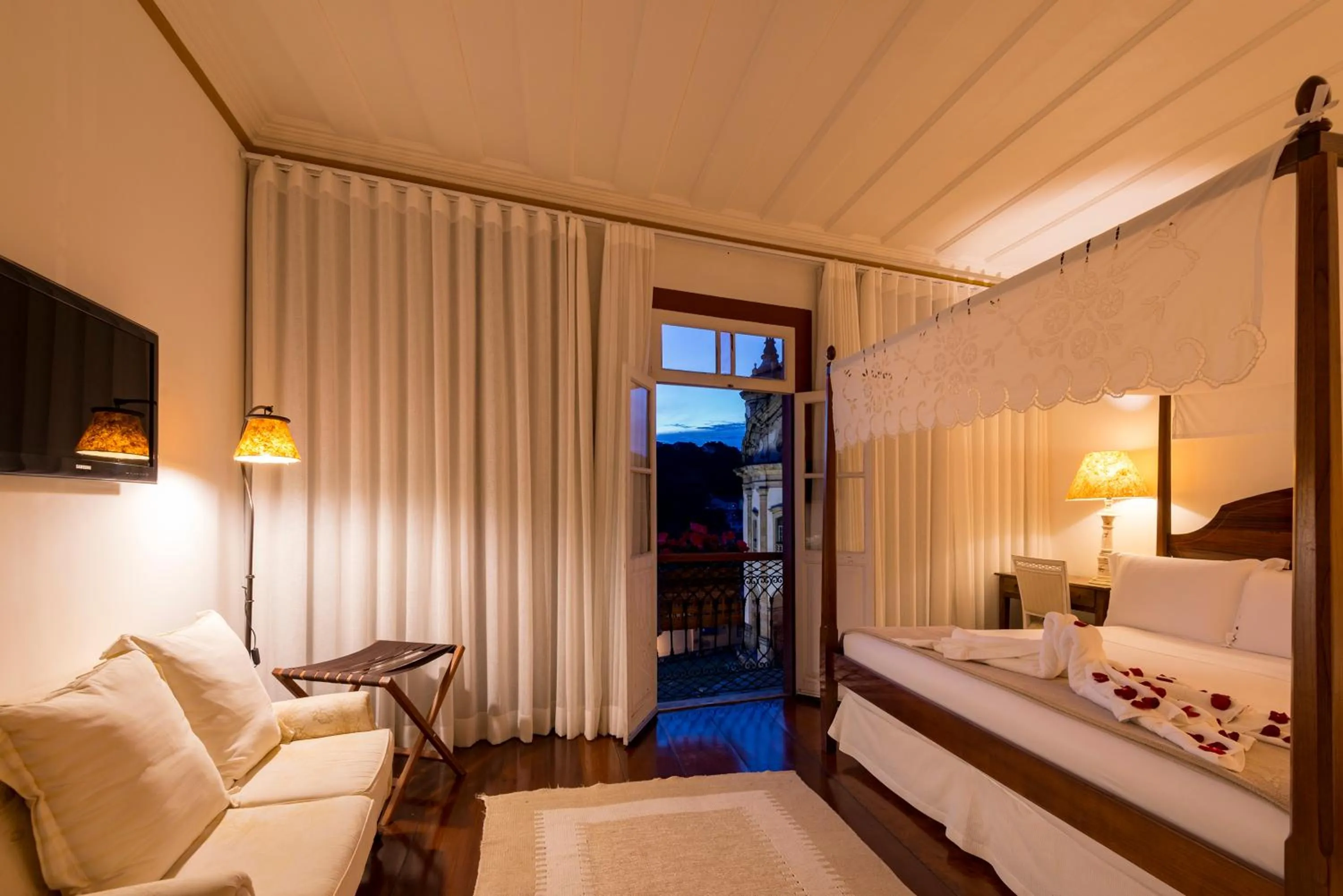 Bed in Hotel Solar do Rosário