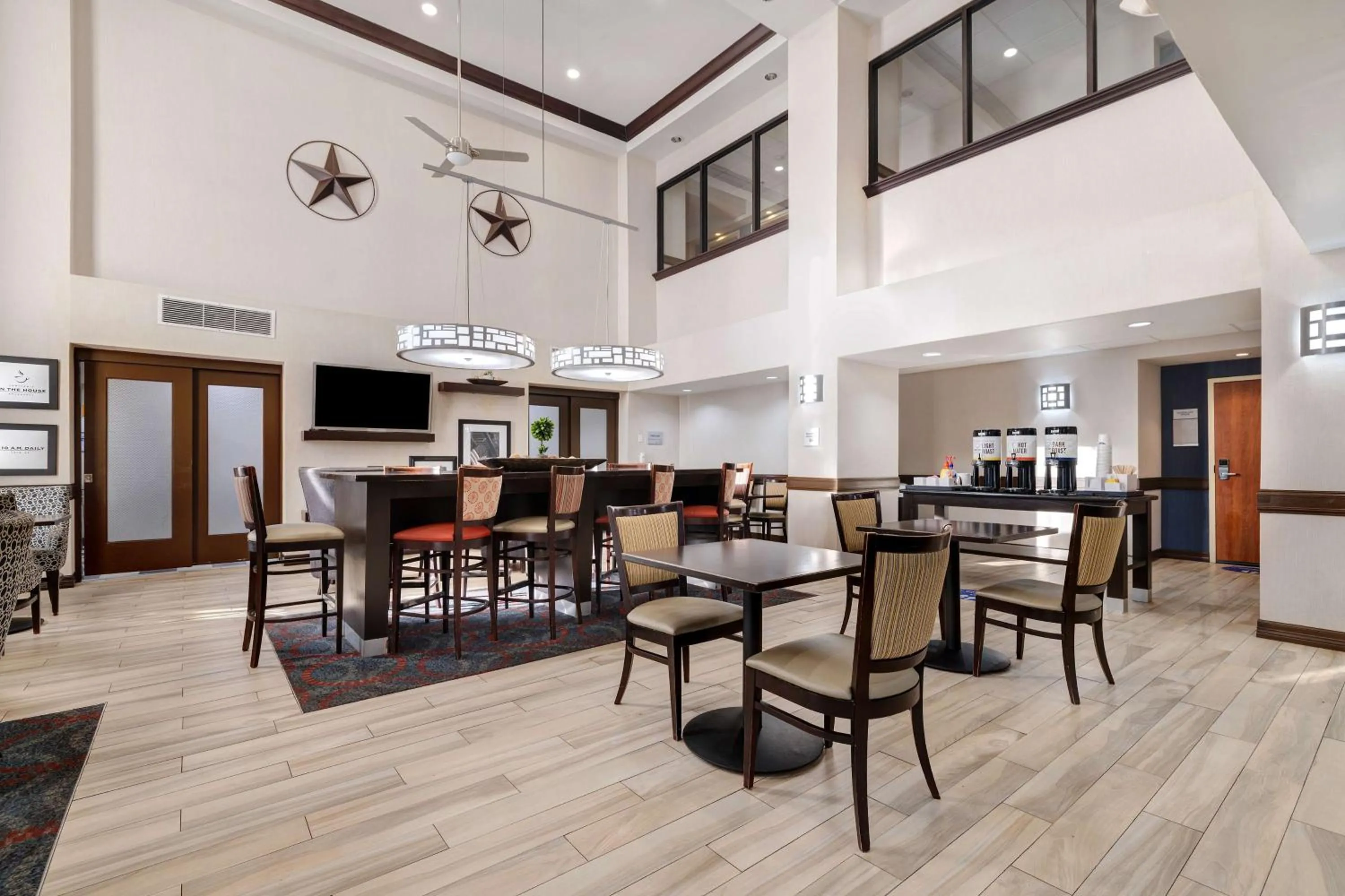 Lobby or reception in Hampton Inn Victoria