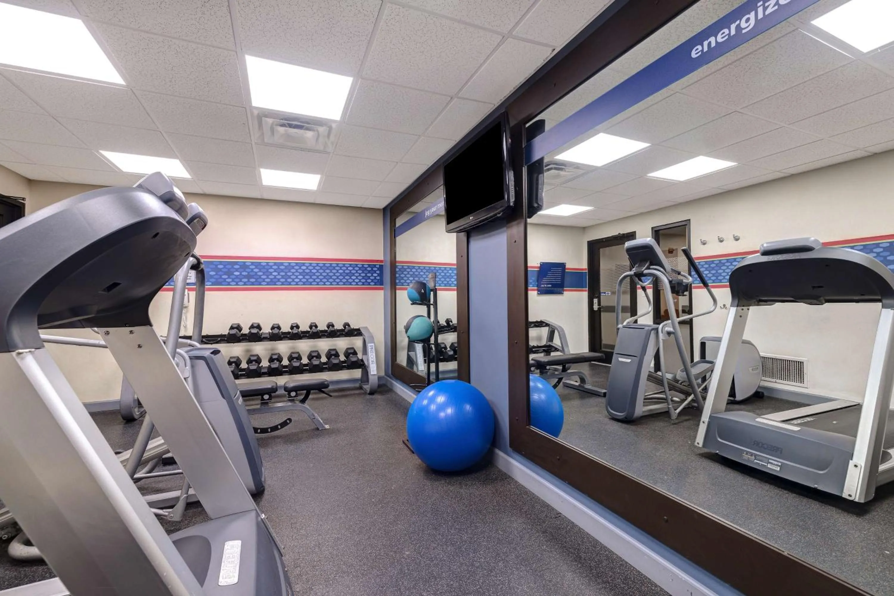 Fitness centre/facilities in Hampton Inn Victoria
