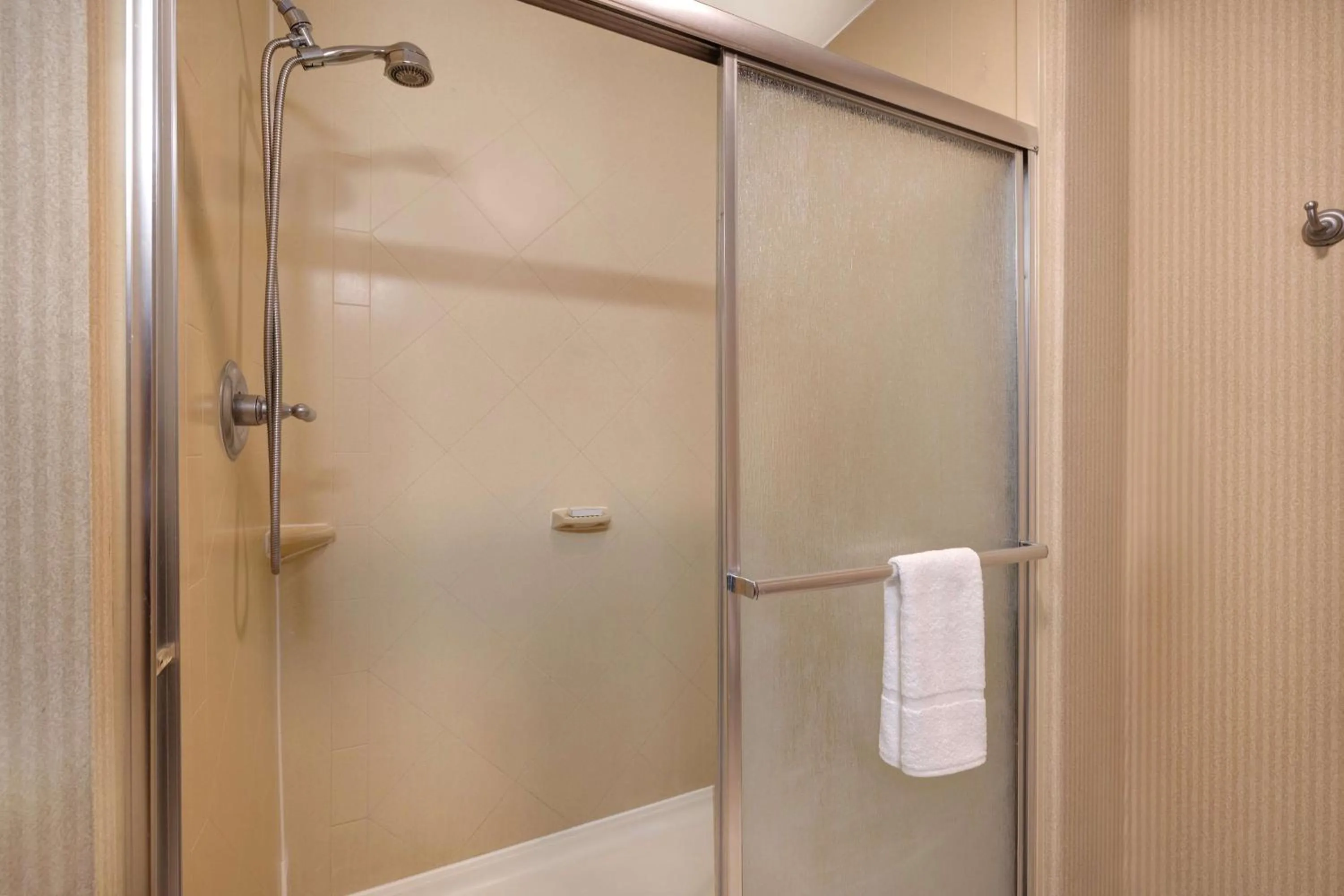 Bathroom in Hampton Inn Victoria