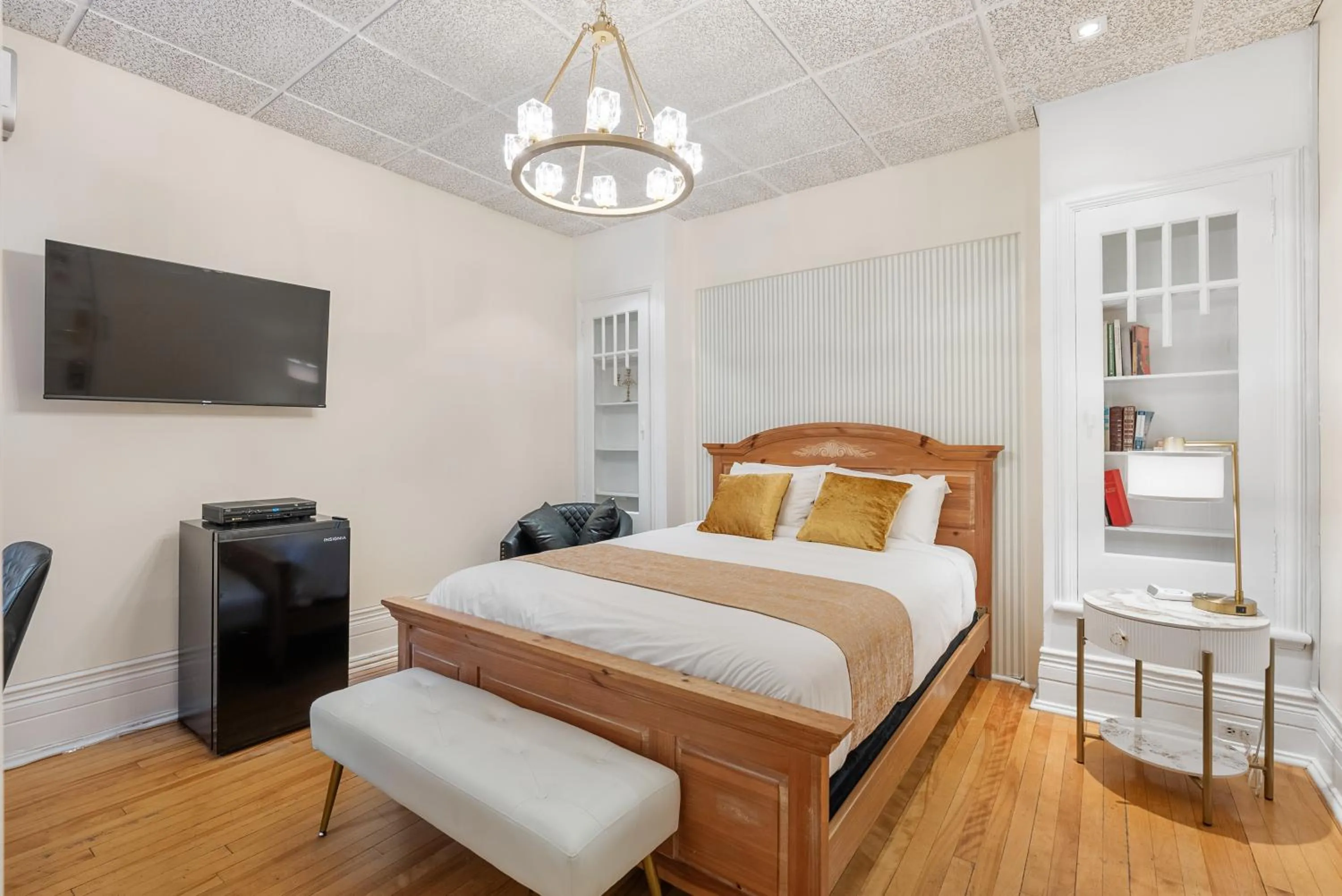 TV and multimedia, Bed in Hotel Charles-Alexandre - Par Aneyro