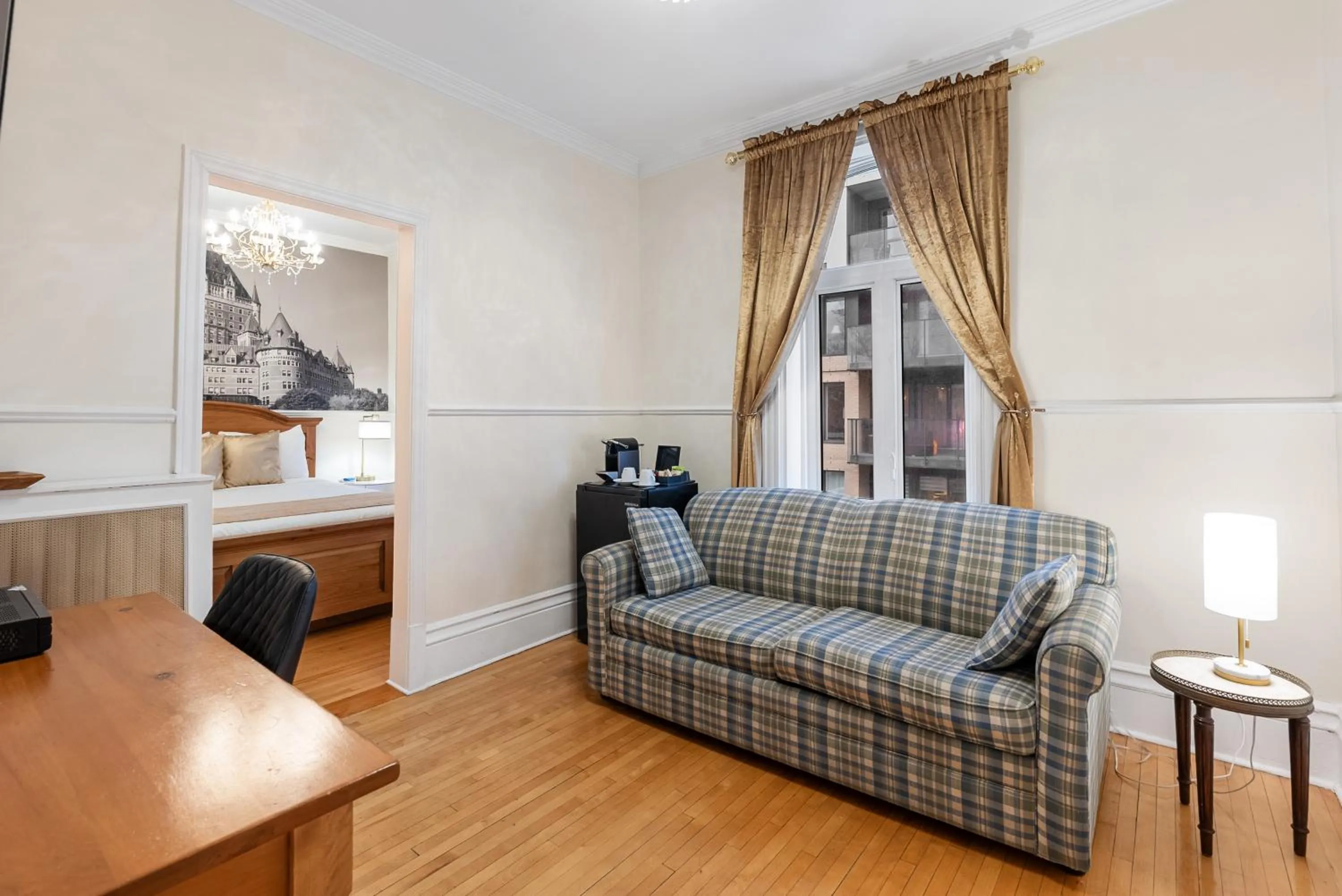 Living room in Hotel Charles-Alexandre - Par Aneyro