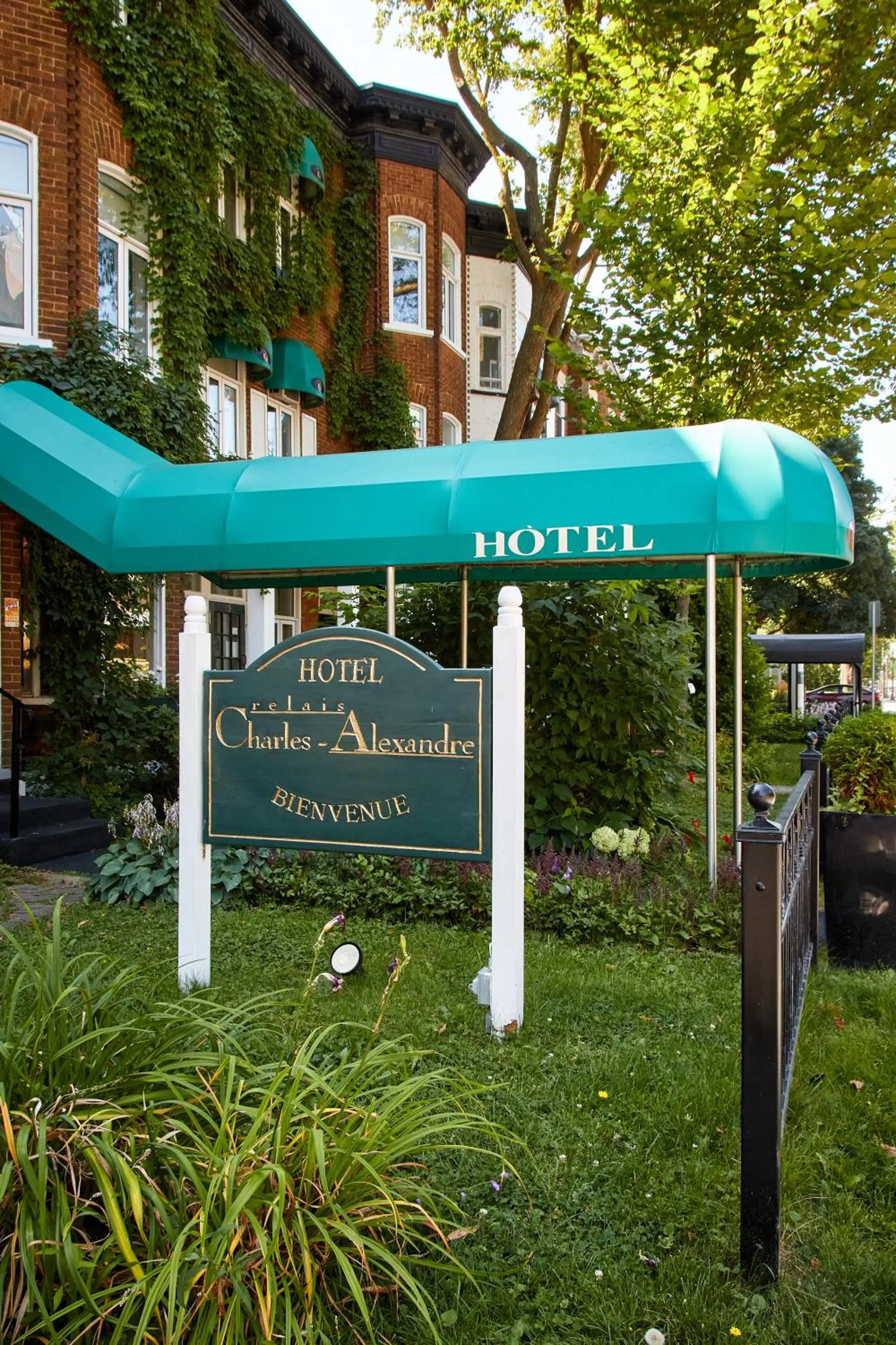 Property building in Hotel Charles-Alexandre - Par Aneyro