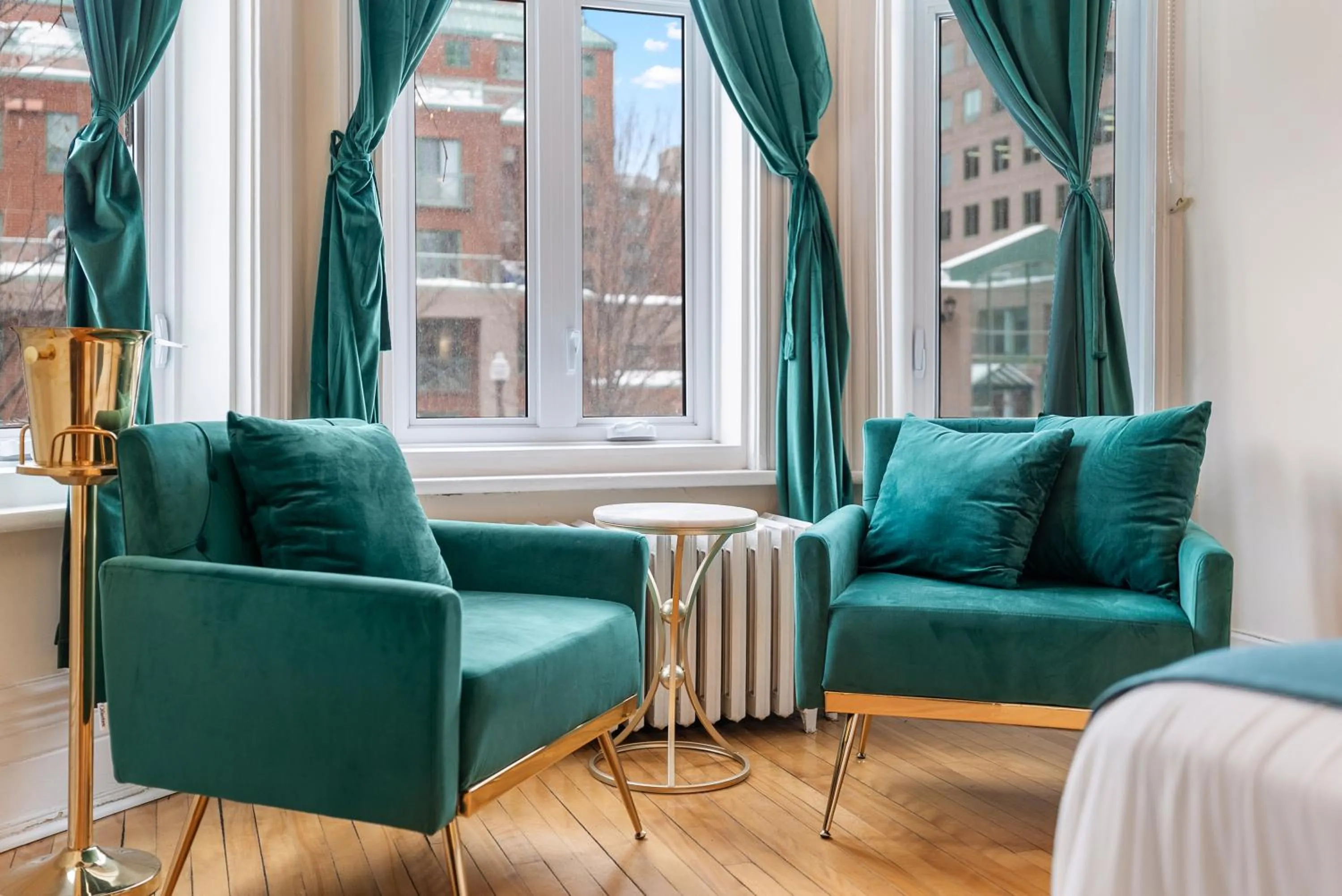 Seating area in Hotel Charles-Alexandre - Par Aneyro