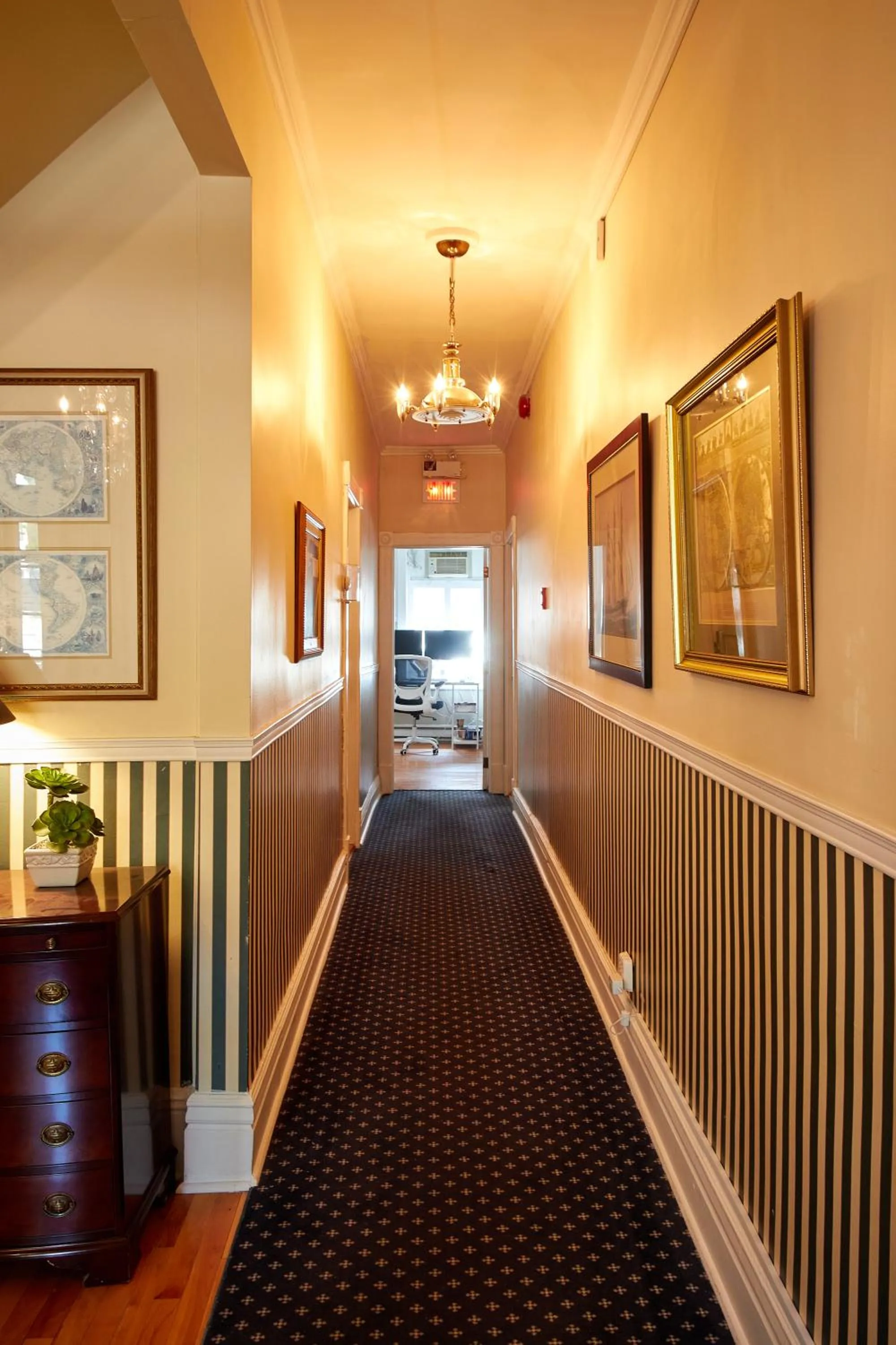 Lobby or reception in Hotel Charles-Alexandre - Par Aneyro