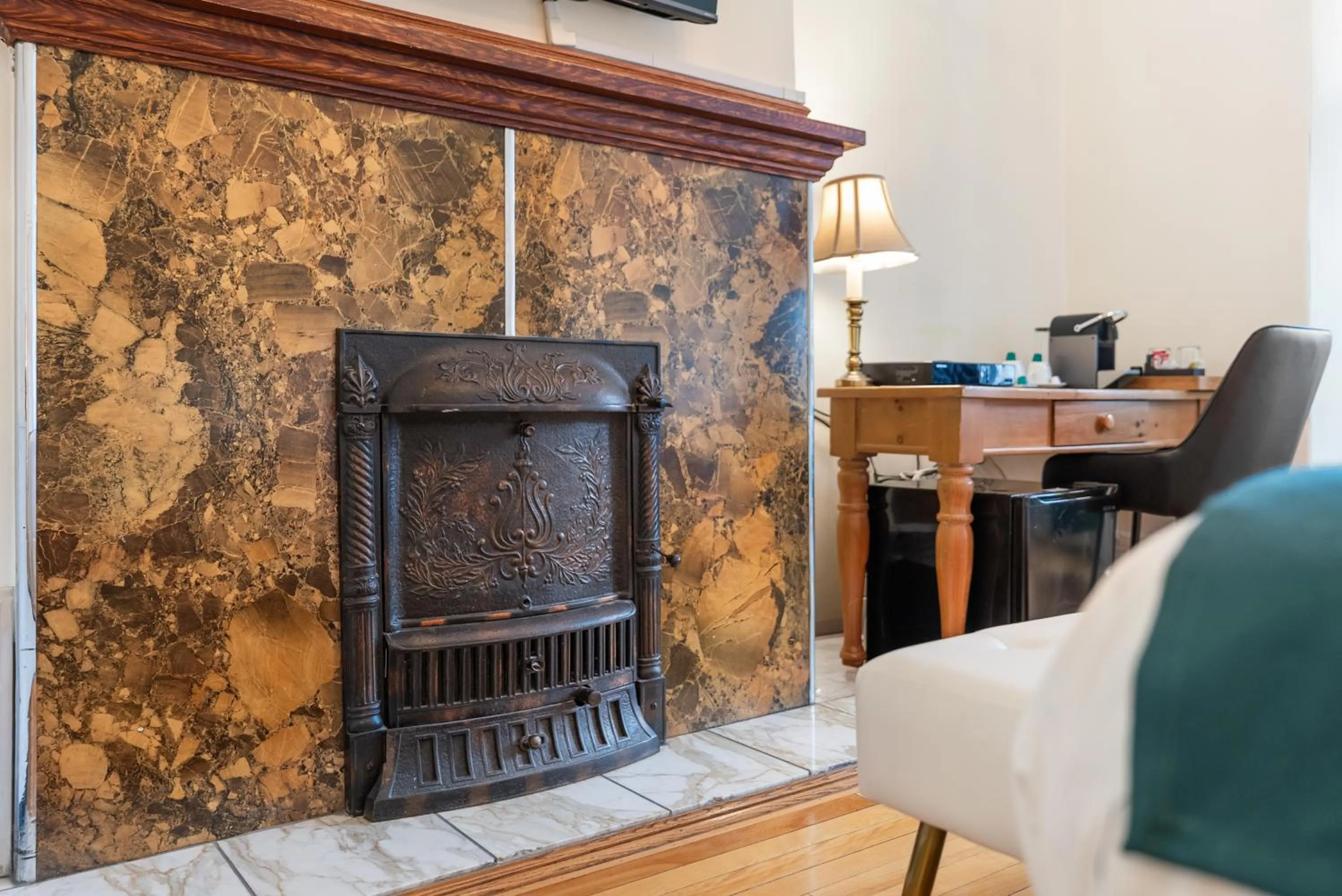 Decorative detail in Hotel Charles-Alexandre - Par Aneyro