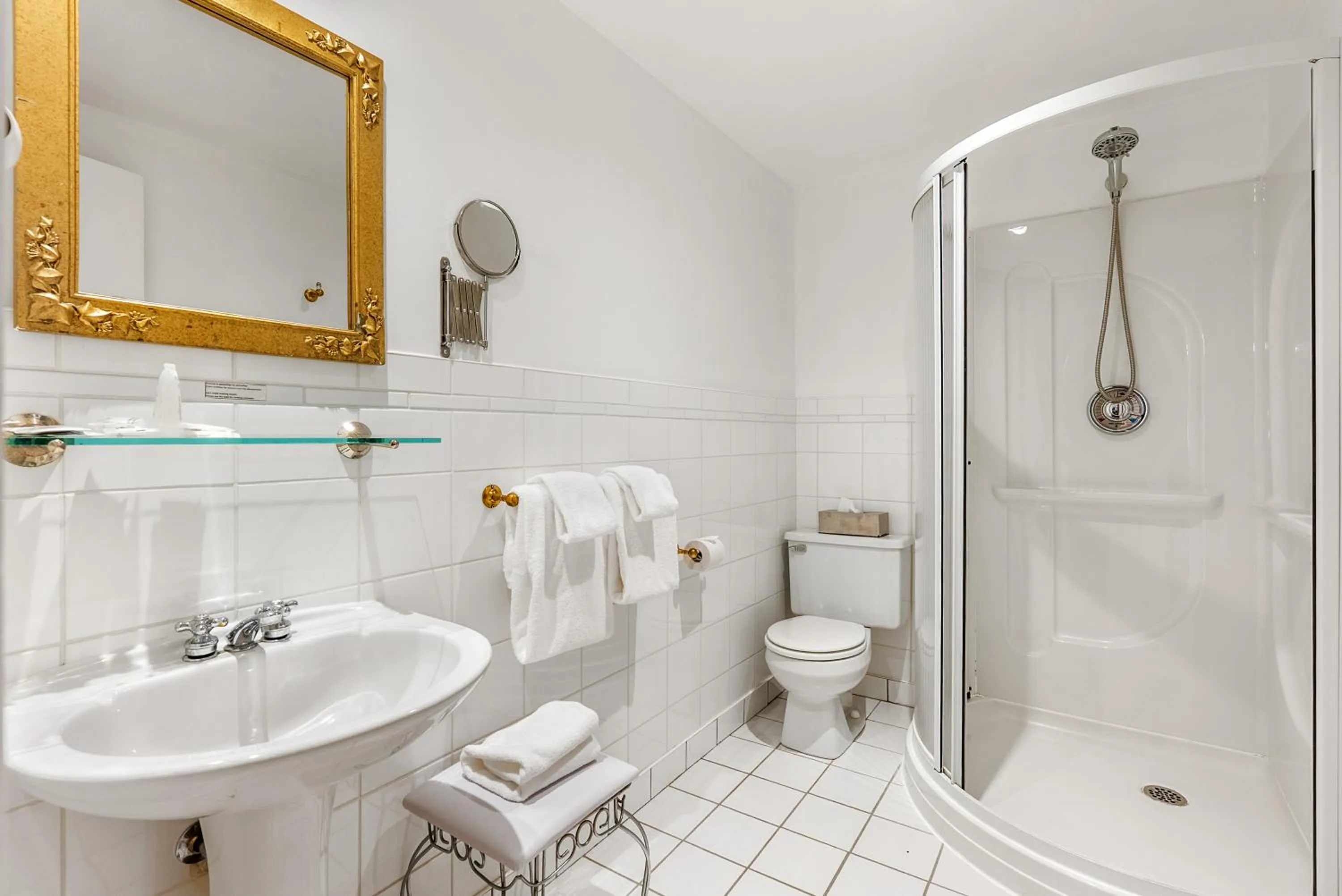 Shower in Hotel Charles-Alexandre - Par Aneyro