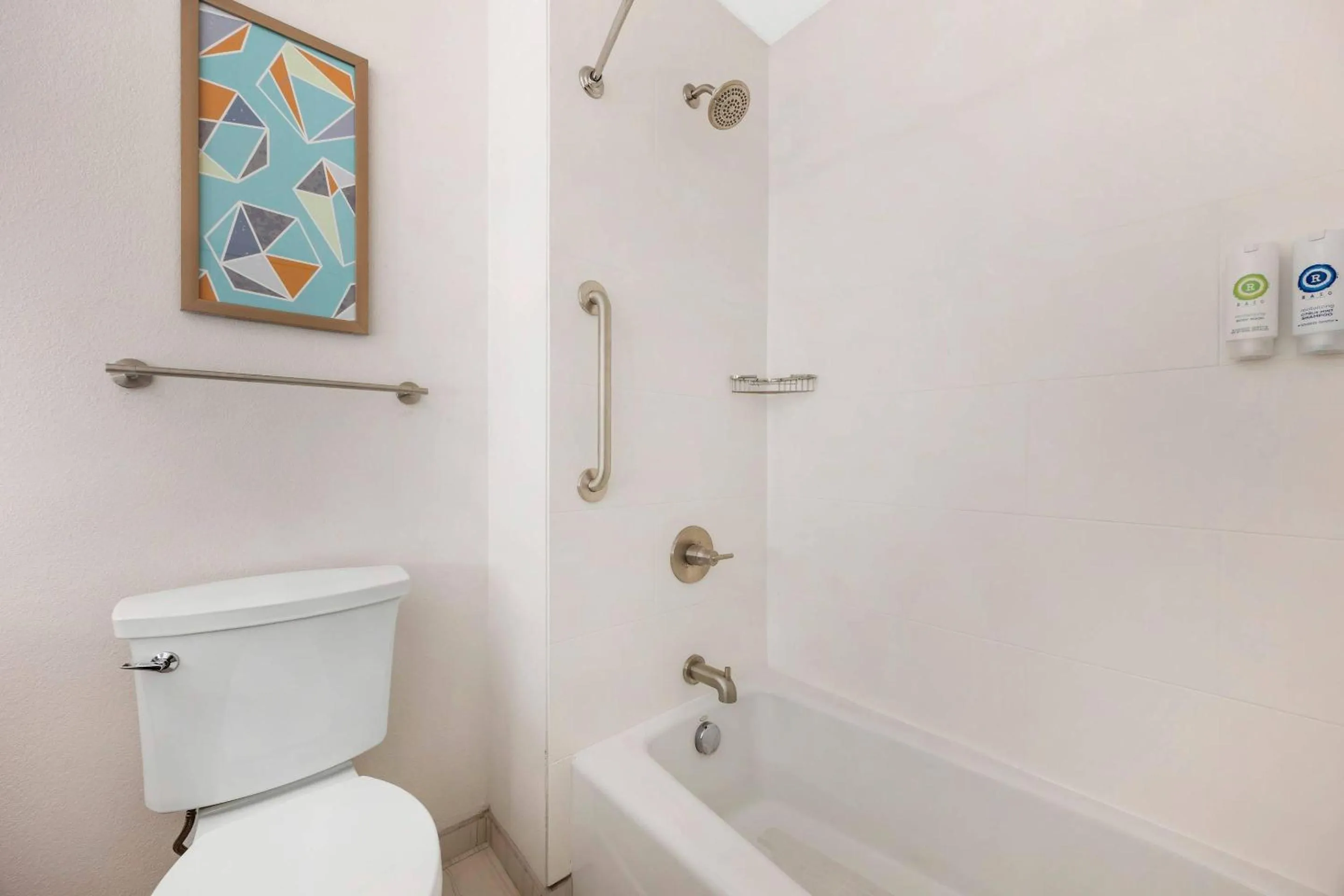 Bedroom in Comfort Inn Sullivan