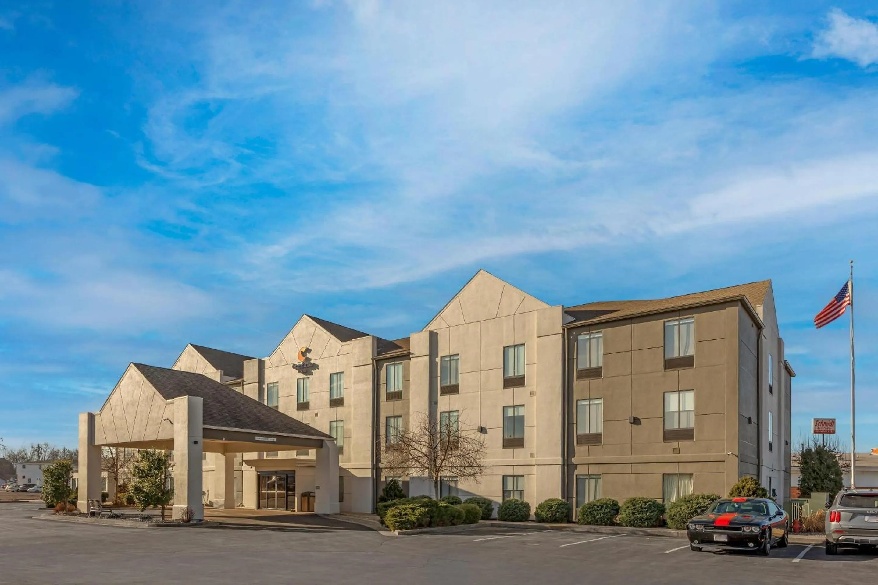 Property building in Comfort Inn Sullivan