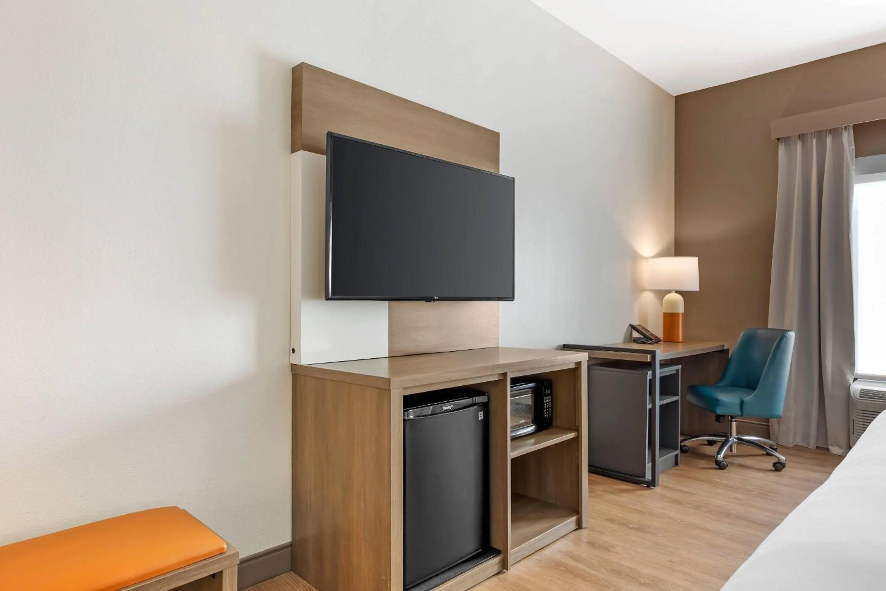 Bedroom, Bed in Comfort Inn Sullivan