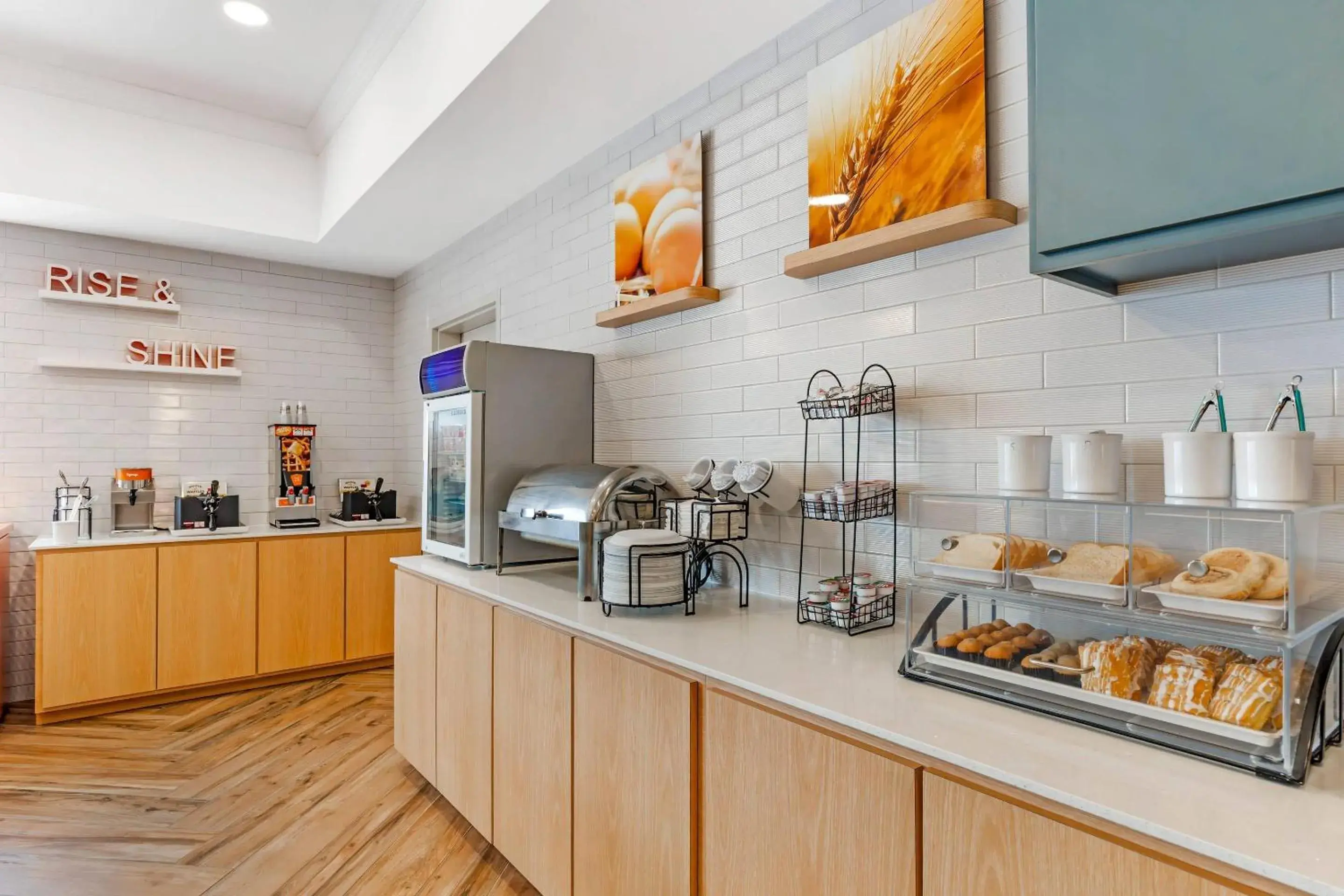 Breakfast in Comfort Inn Sullivan Breakfast in Comfort Inn Sullivan