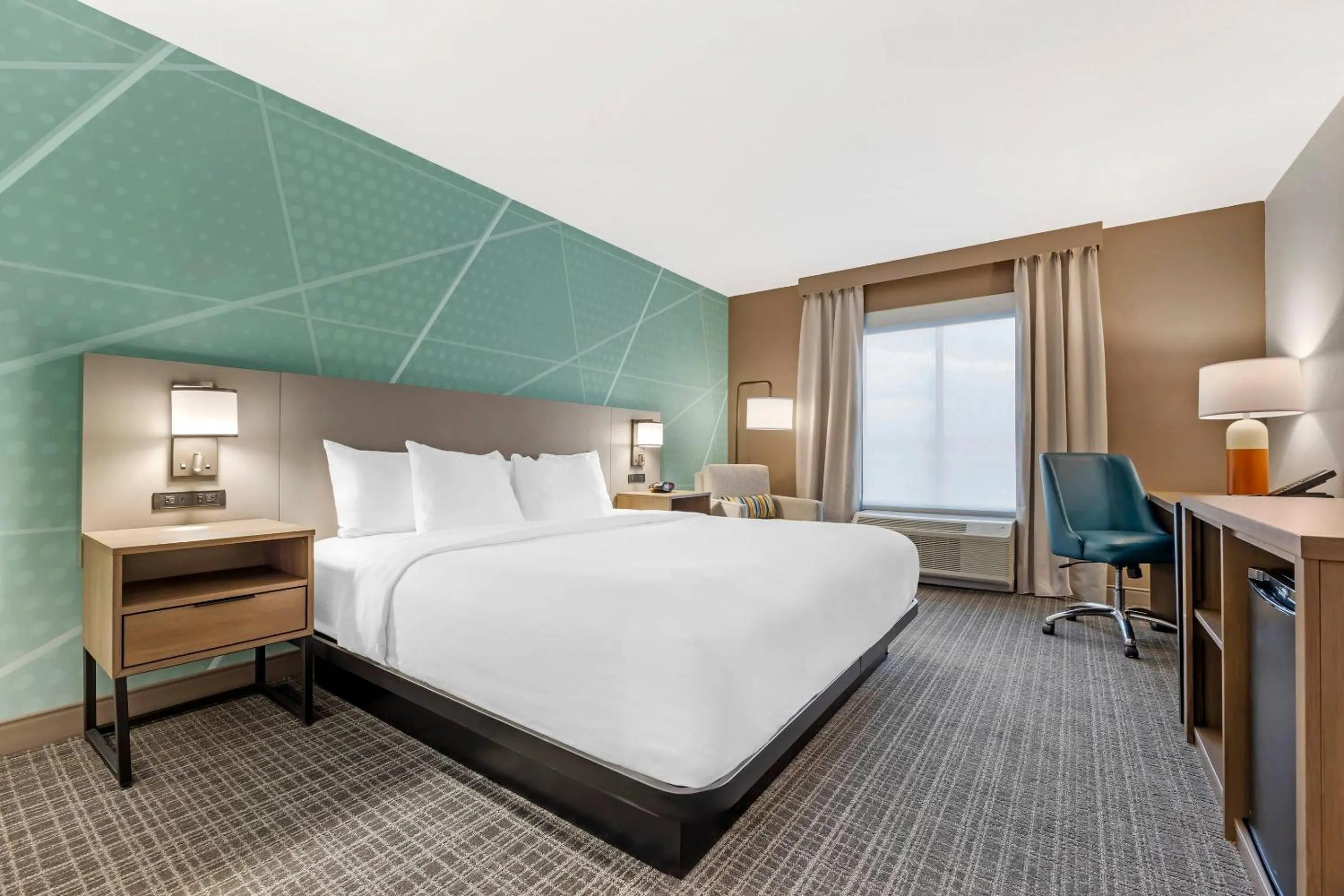 Bedroom, Bed in Comfort Inn Sullivan