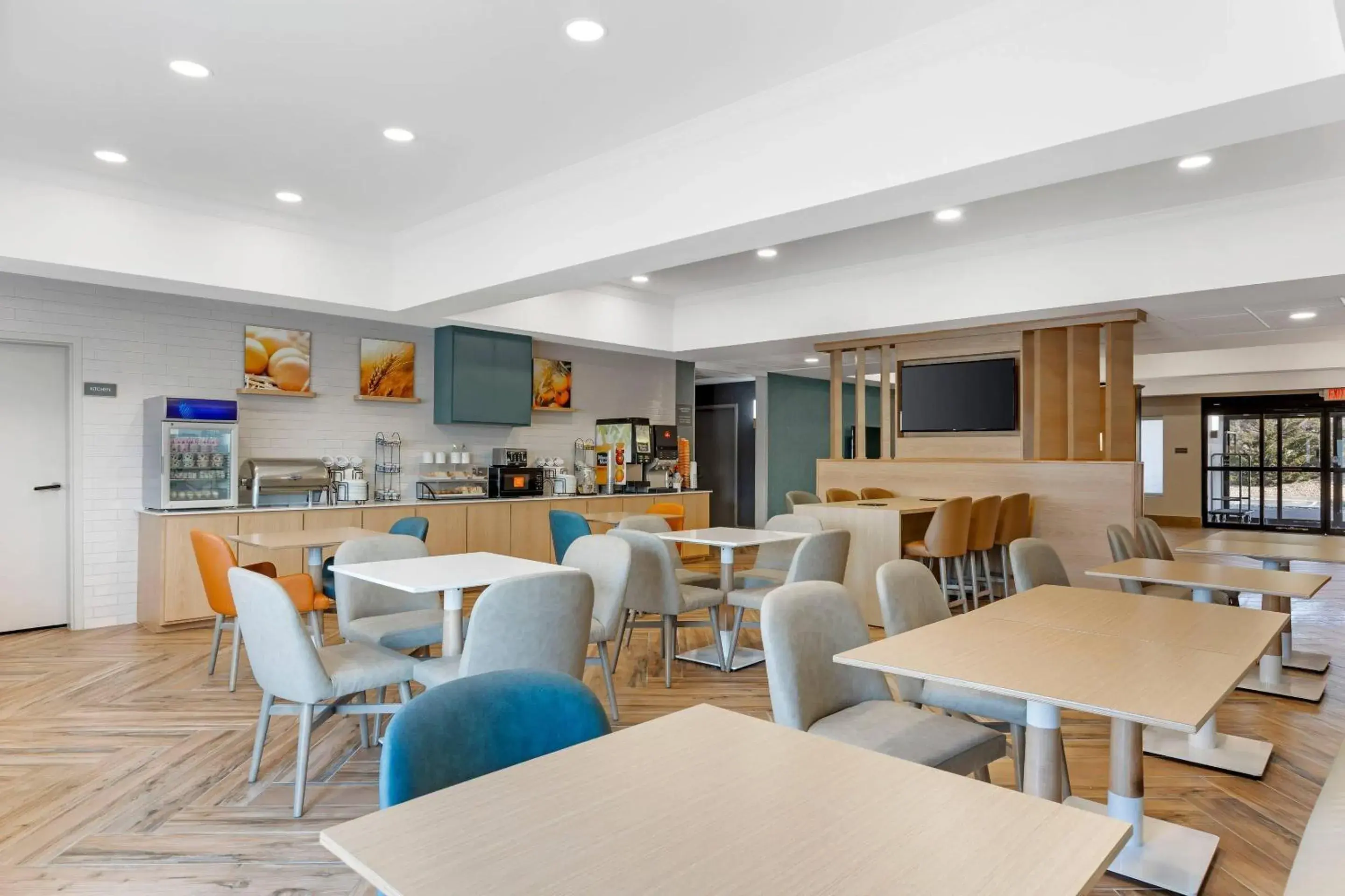 Breakfast in Comfort Inn Sullivan Breakfast in Comfort Inn Sullivan