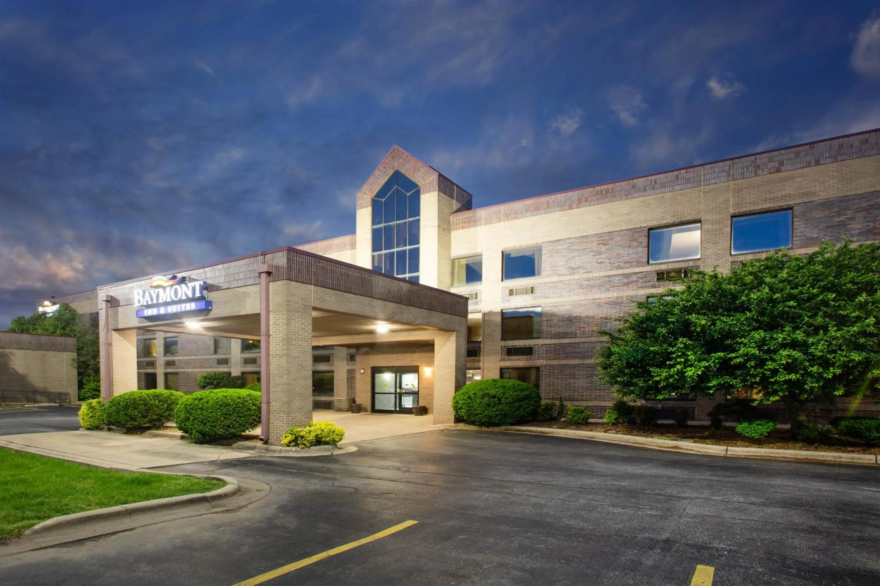Facade/entrance in Baymont by Wyndham Springfield South Hwy 65