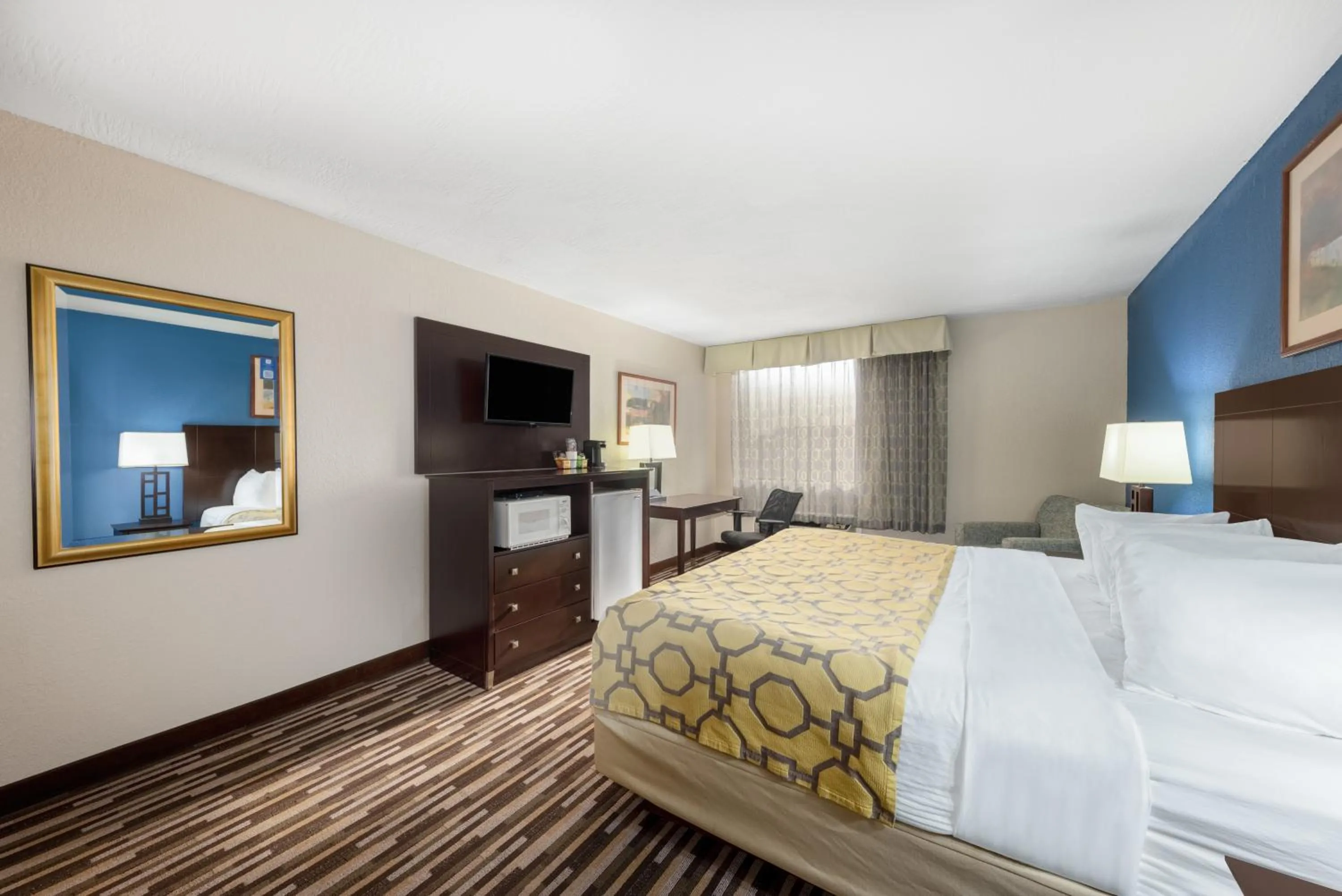 Bedroom, Bed in Baymont by Wyndham Springfield South Hwy 65