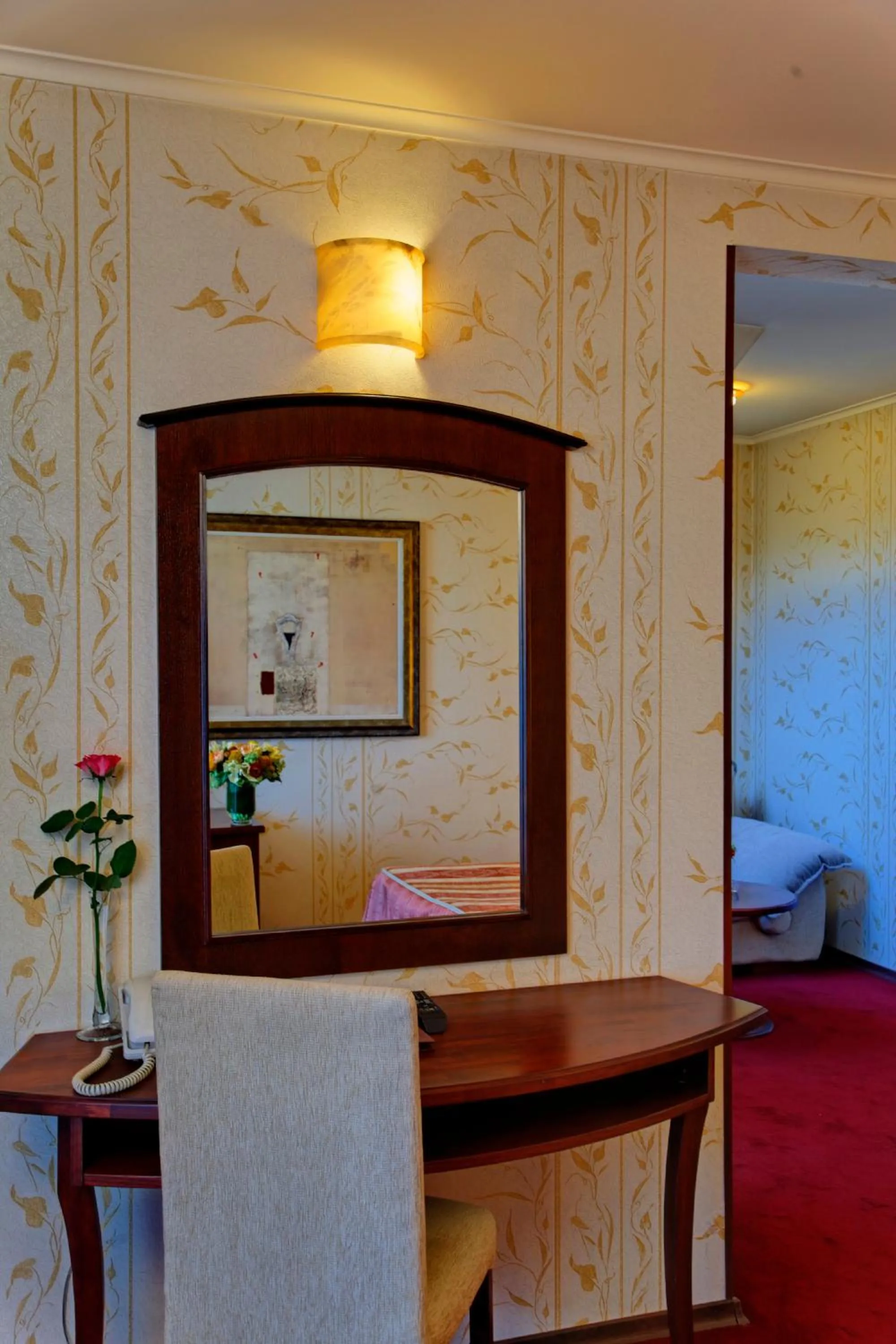 Decorative detail in Capitol Hotel