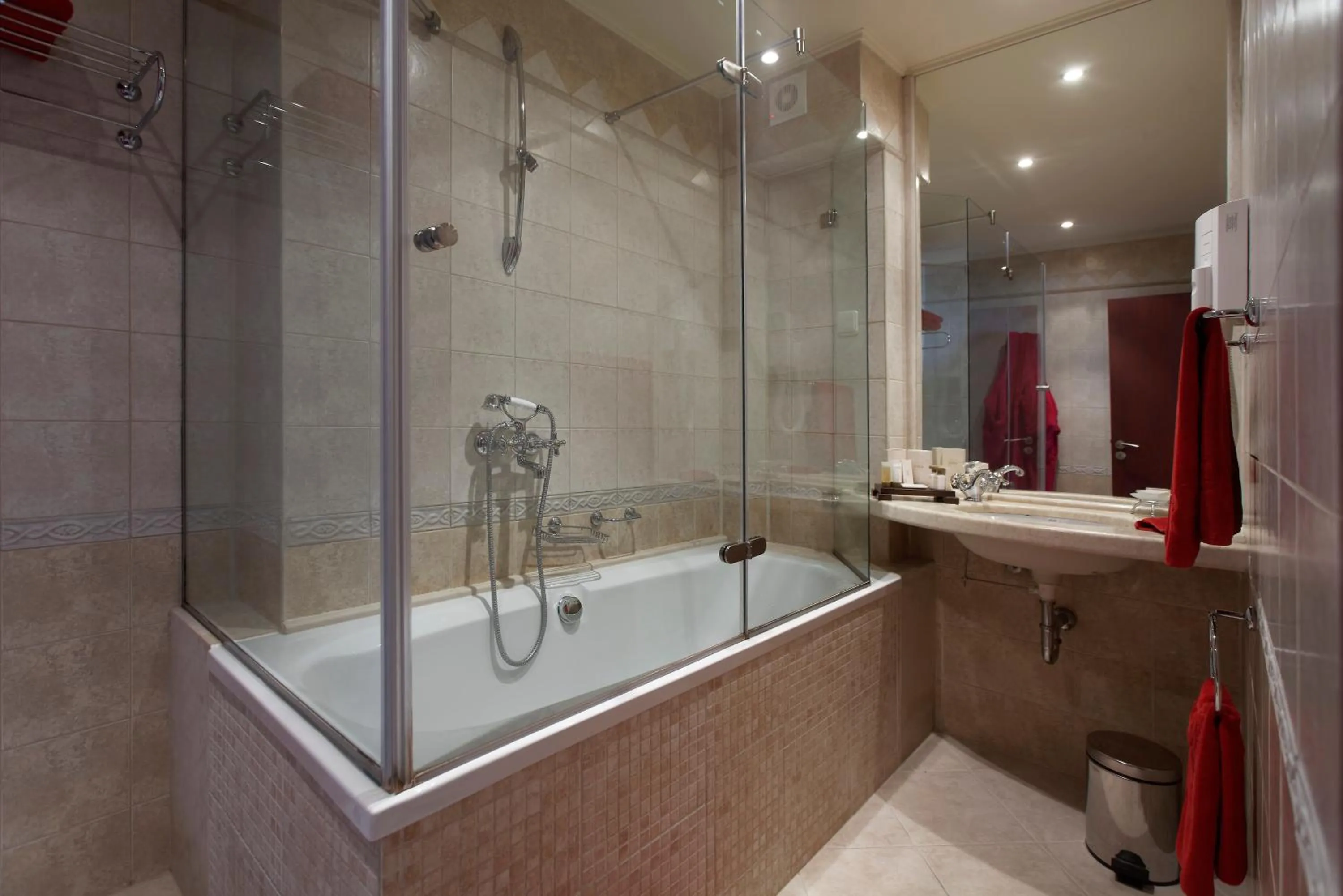 Bathroom in Capitol Hotel