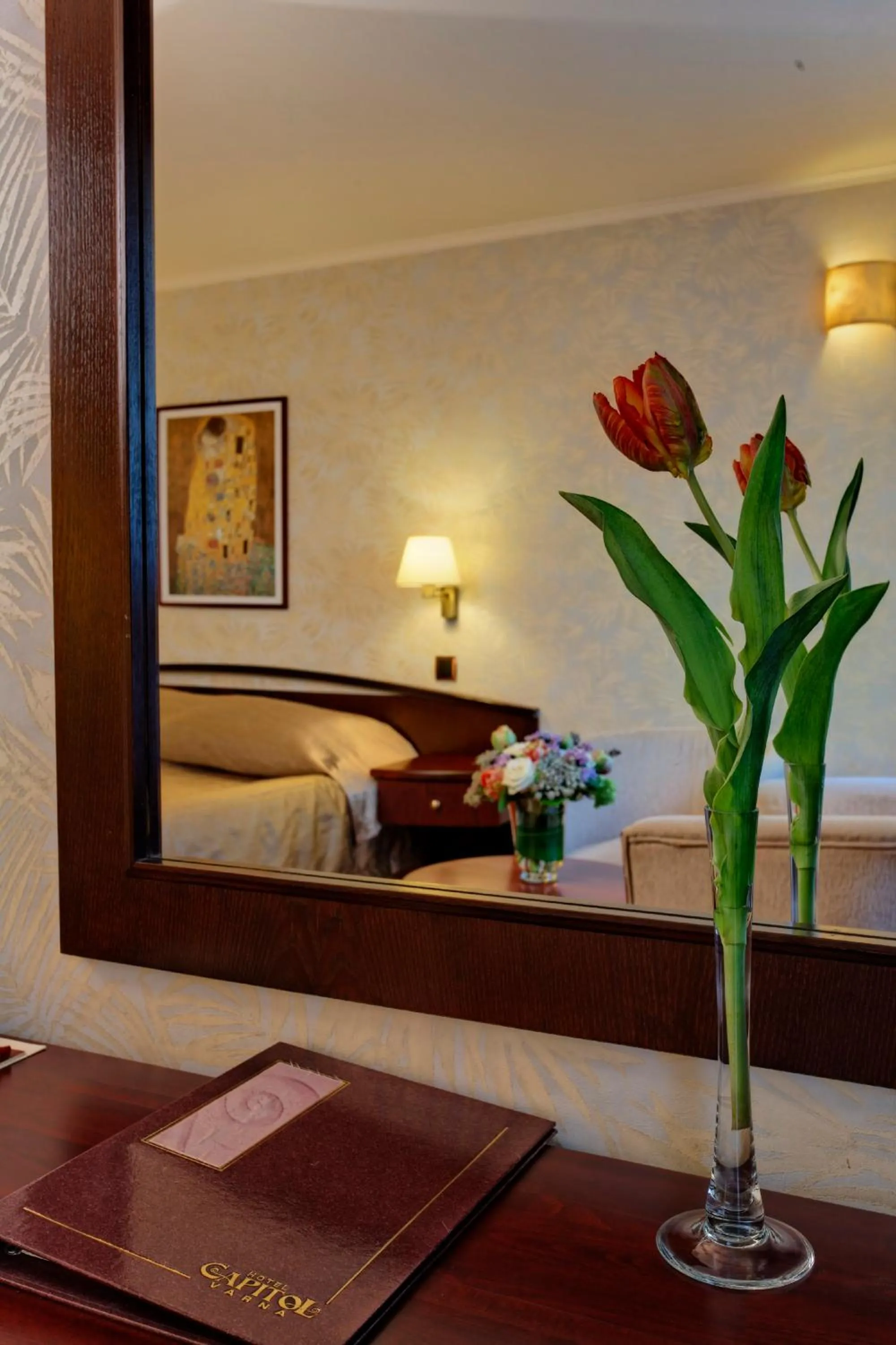 Decorative detail, Bed in Capitol Hotel