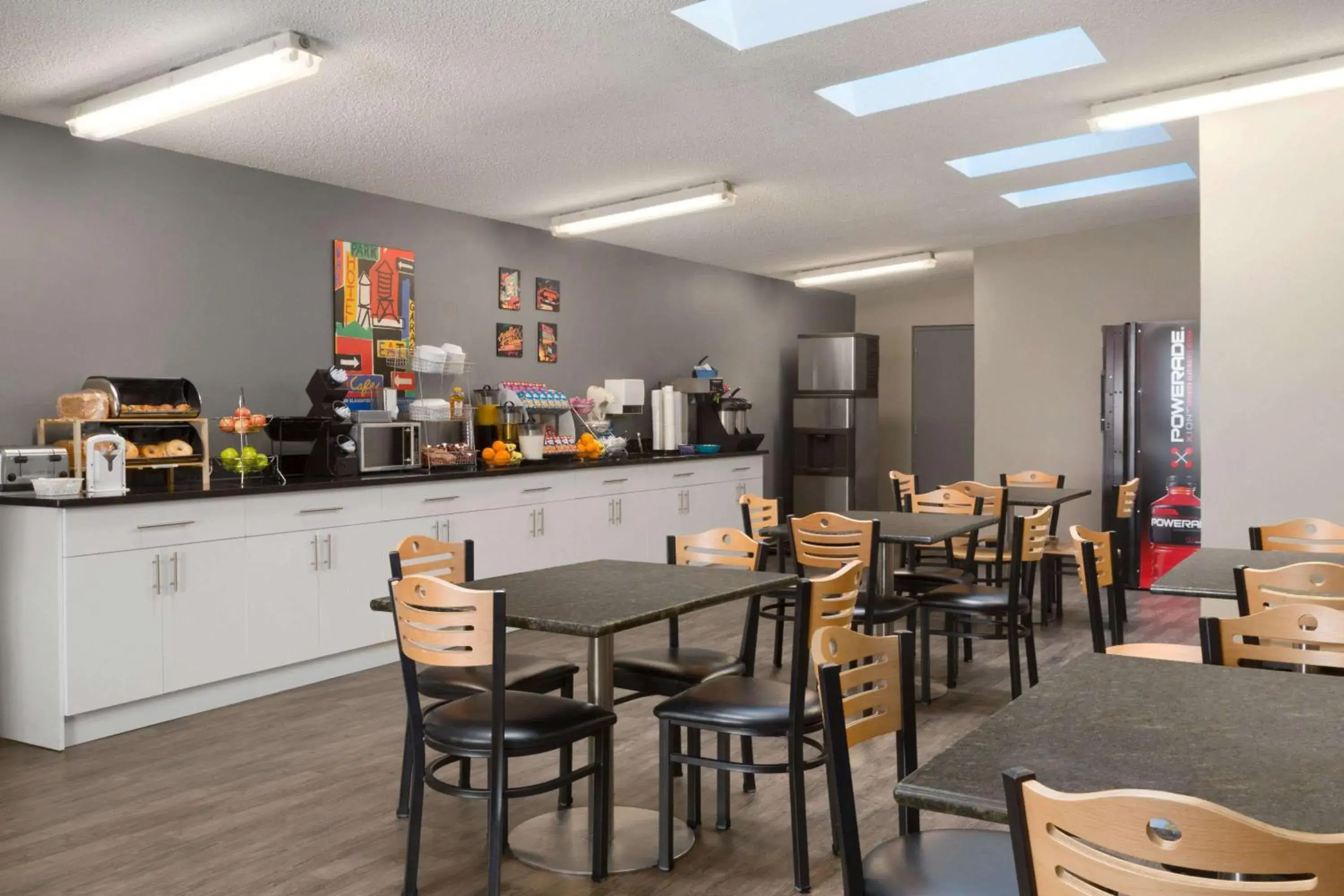 Restaurant/places to eat in Travelodge by Wyndham Edmonton Airport Restaurant/places to eat in Travelodge by Wyndham Edmonton Airport