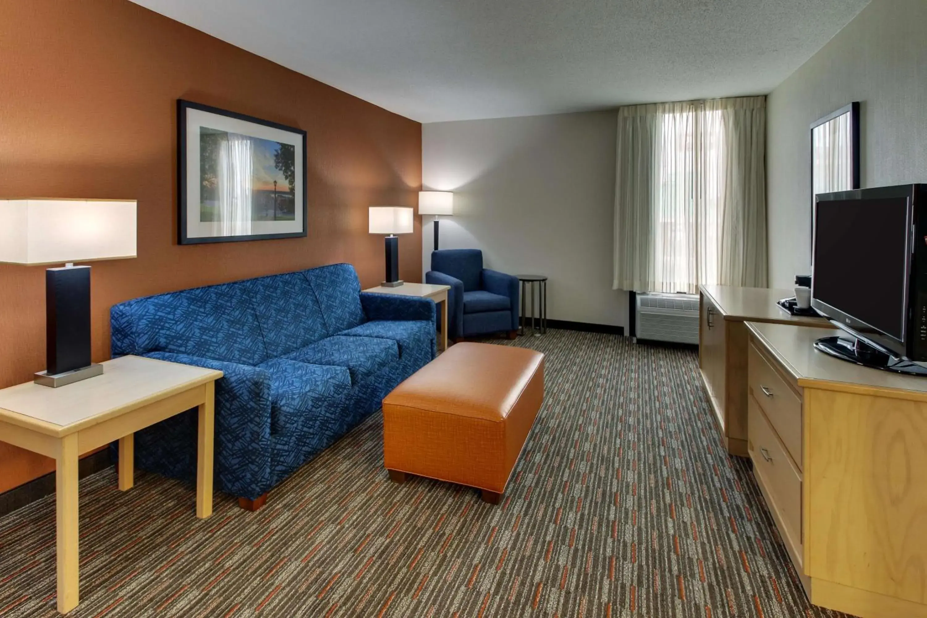 Photo of the whole room in Pear Tree Inn Cape Girardeau West Photo of the whole room in Pear Tree Inn Cape Girardeau West