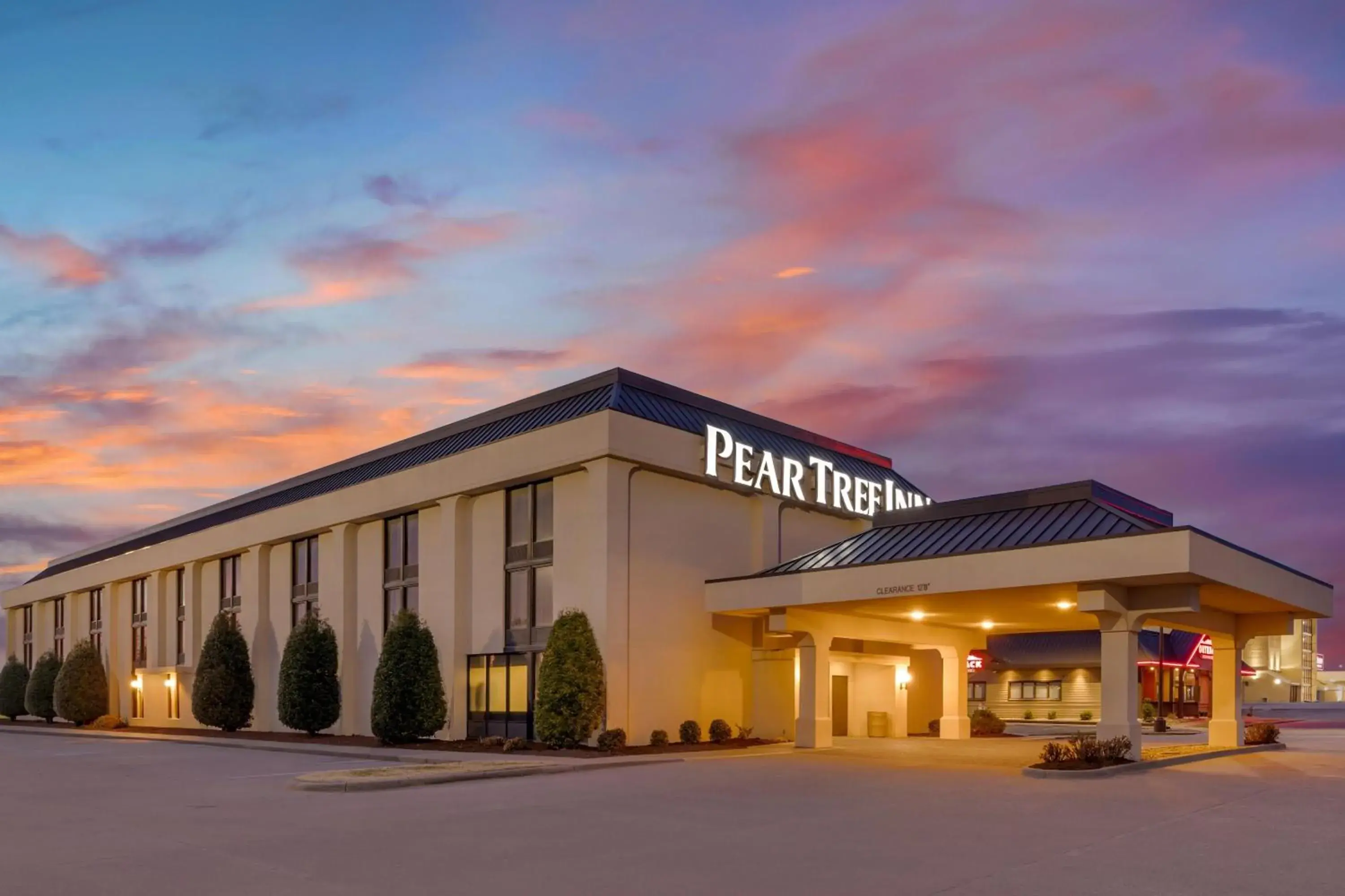 Property building in Pear Tree Inn Cape Girardeau West Property building in Pear Tree Inn Cape Girardeau West