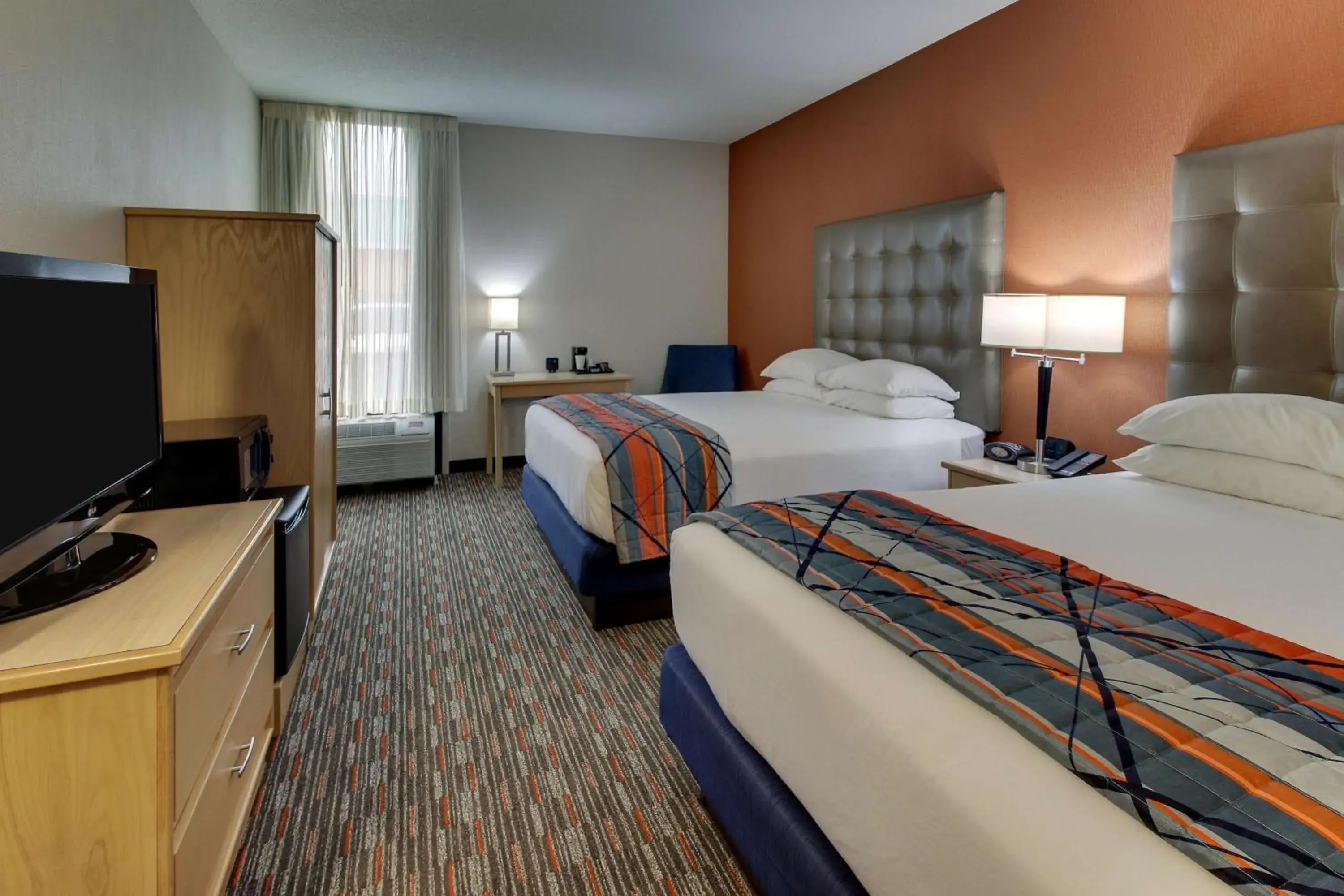 Photo of the whole room, Bed in Pear Tree Inn Cape Girardeau West Photo of the whole room, Bed in Pear Tree Inn Cape Girardeau West