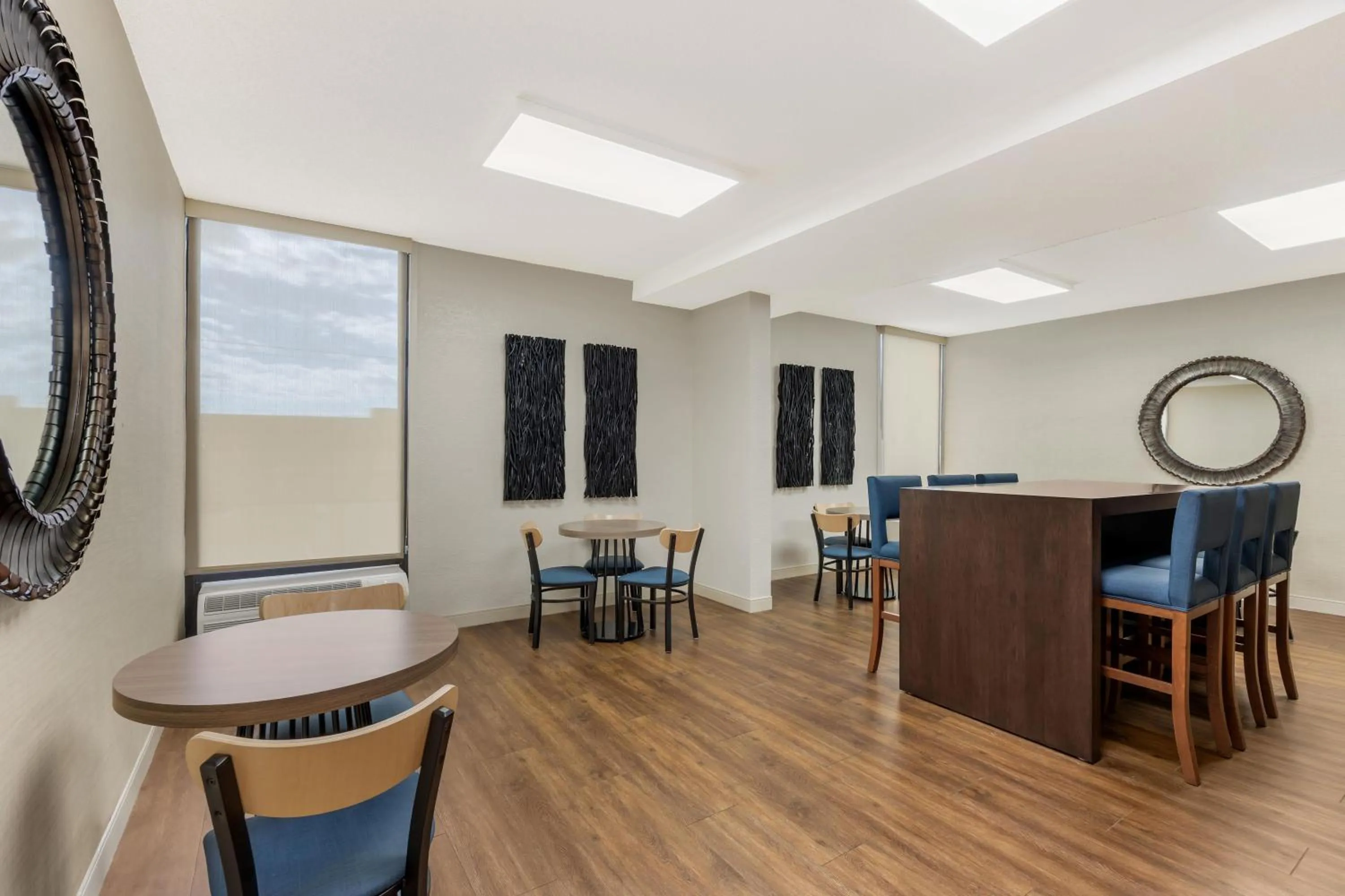 Breakfast in Pear Tree Inn Cape Girardeau West