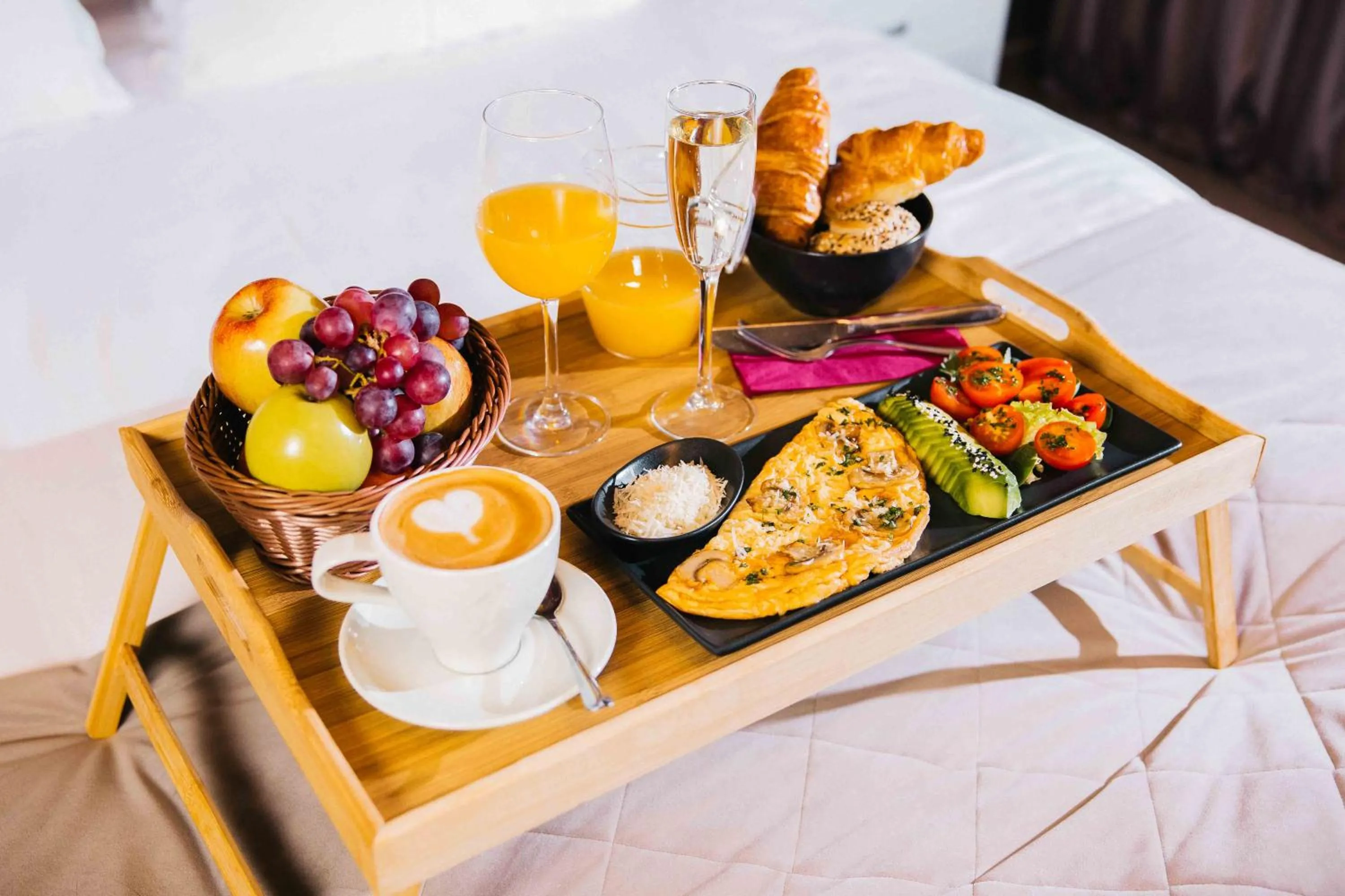 Food and drinks in Flowers Hotel