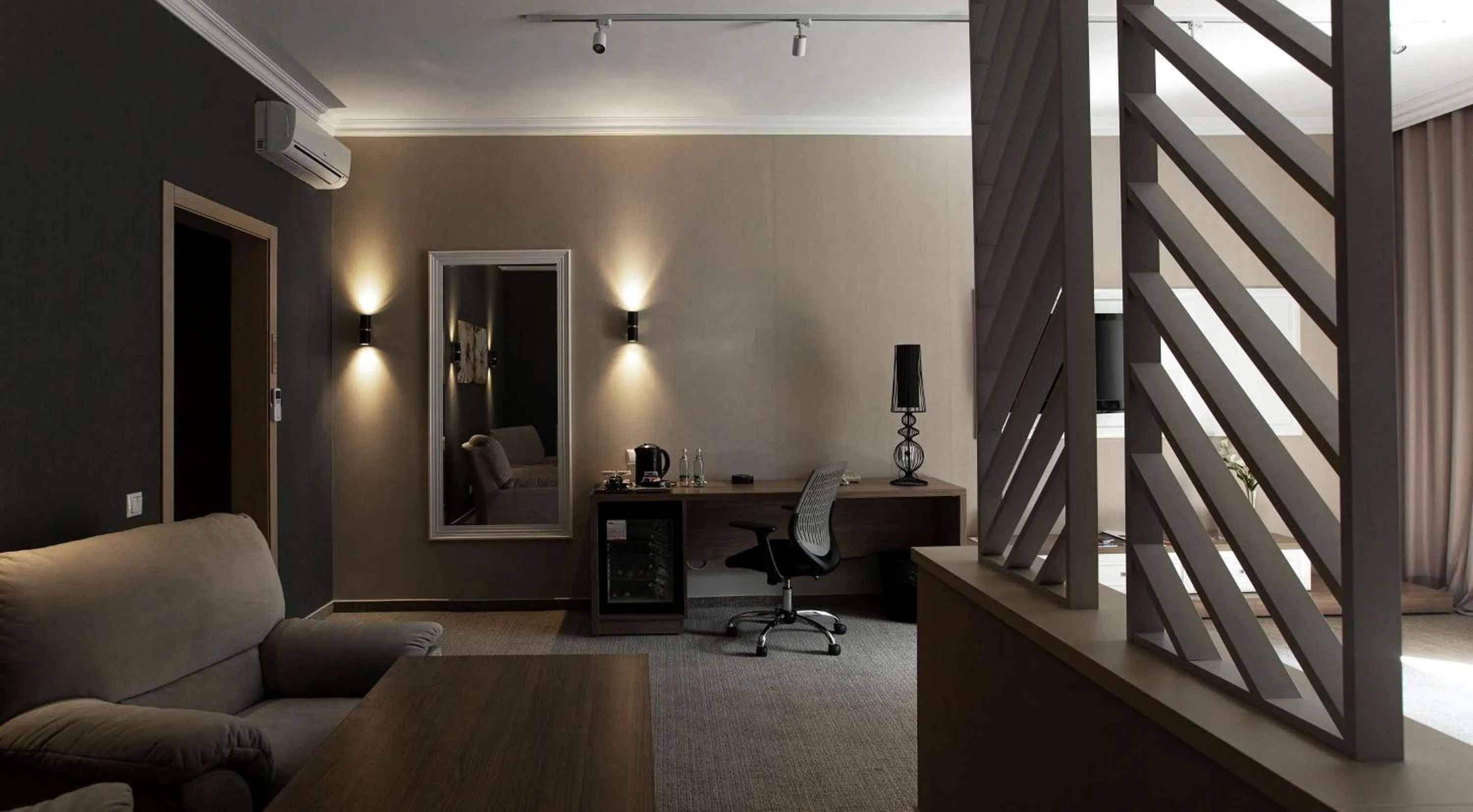 Photo of the whole room in Flowers Hotel