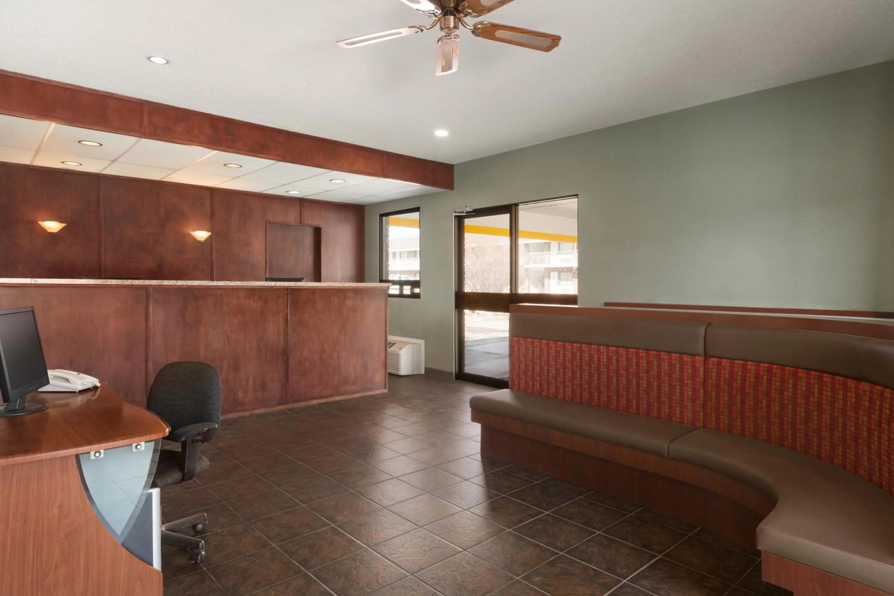 Lobby or reception, Lobby/Reception in Travelodge by Wyndham Cranbrook